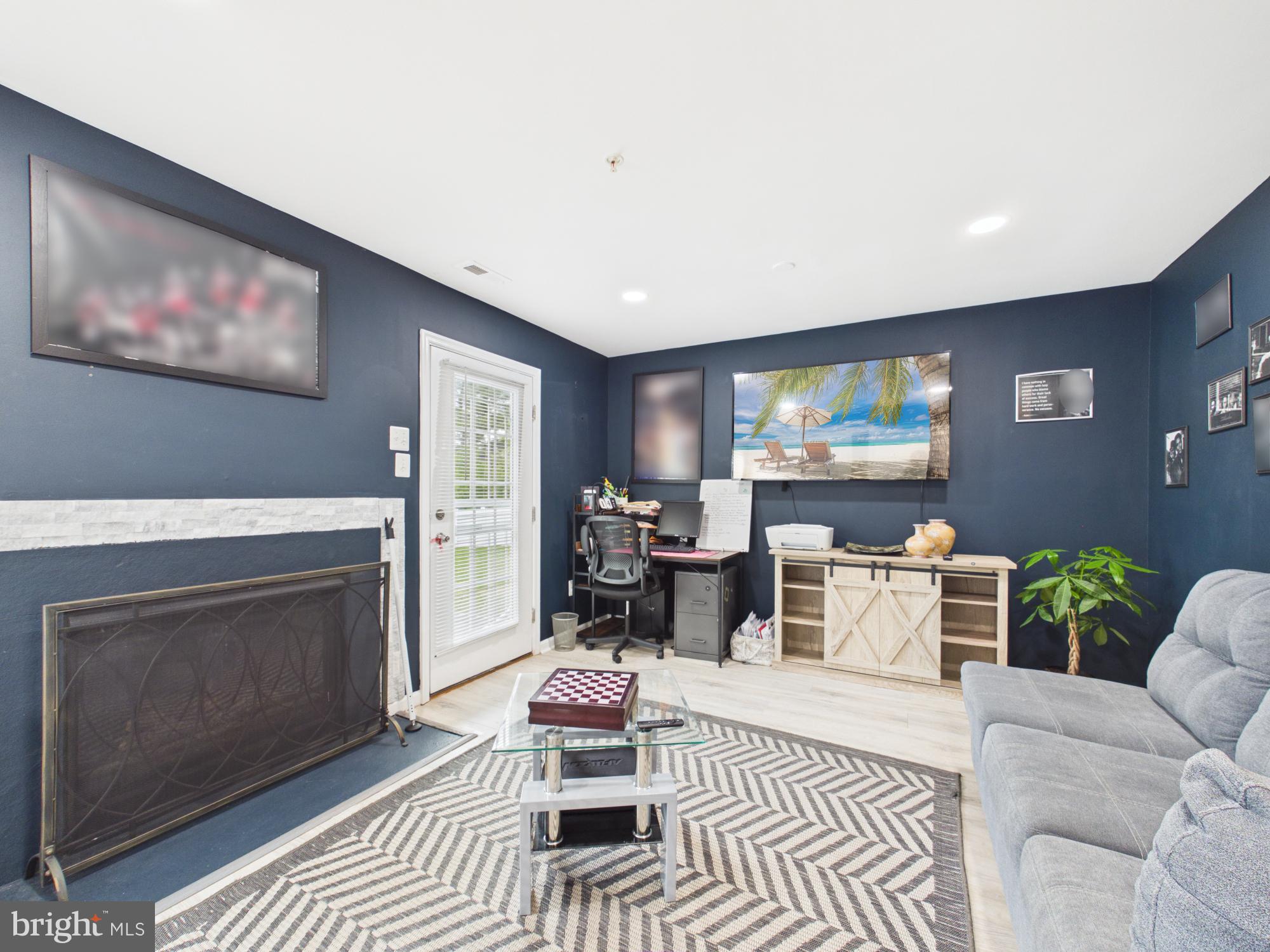 CARRIAGE HILLS - Residential