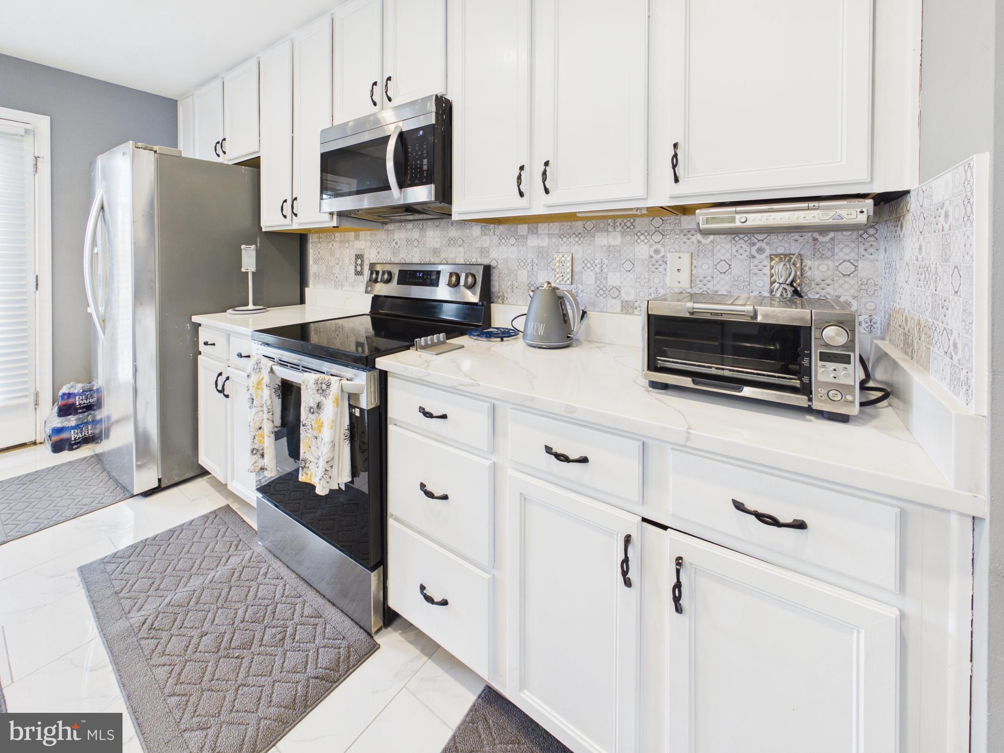 CARRIAGE HILLS - Residential