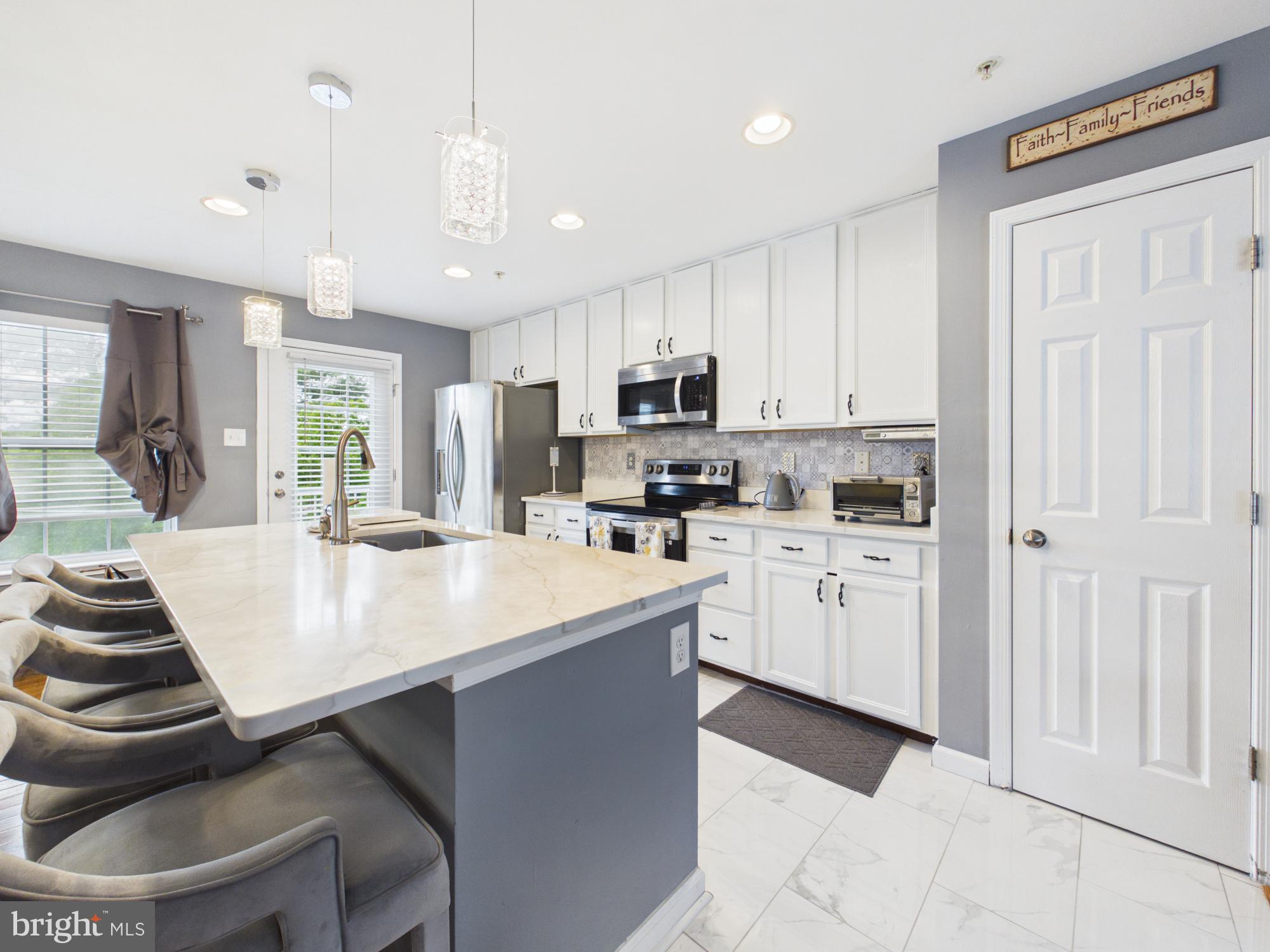 CARRIAGE HILLS - Residential