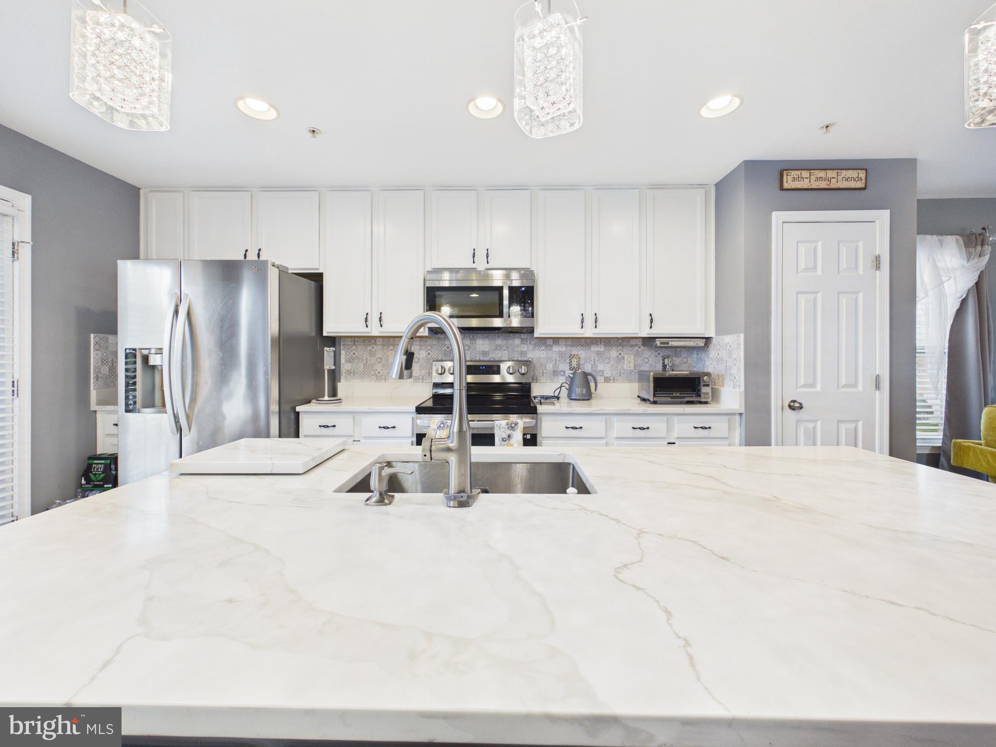 CARRIAGE HILLS - Residential