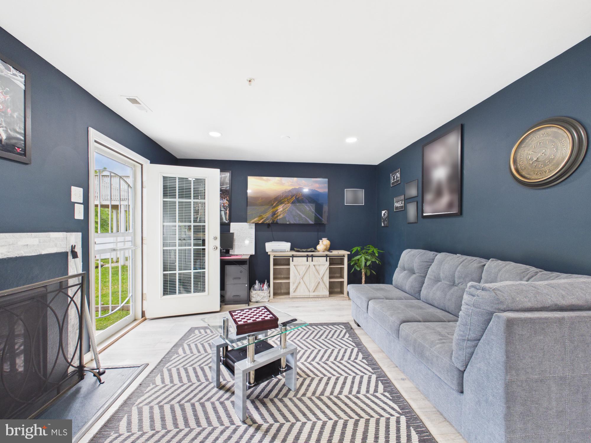CARRIAGE HILLS - Residential