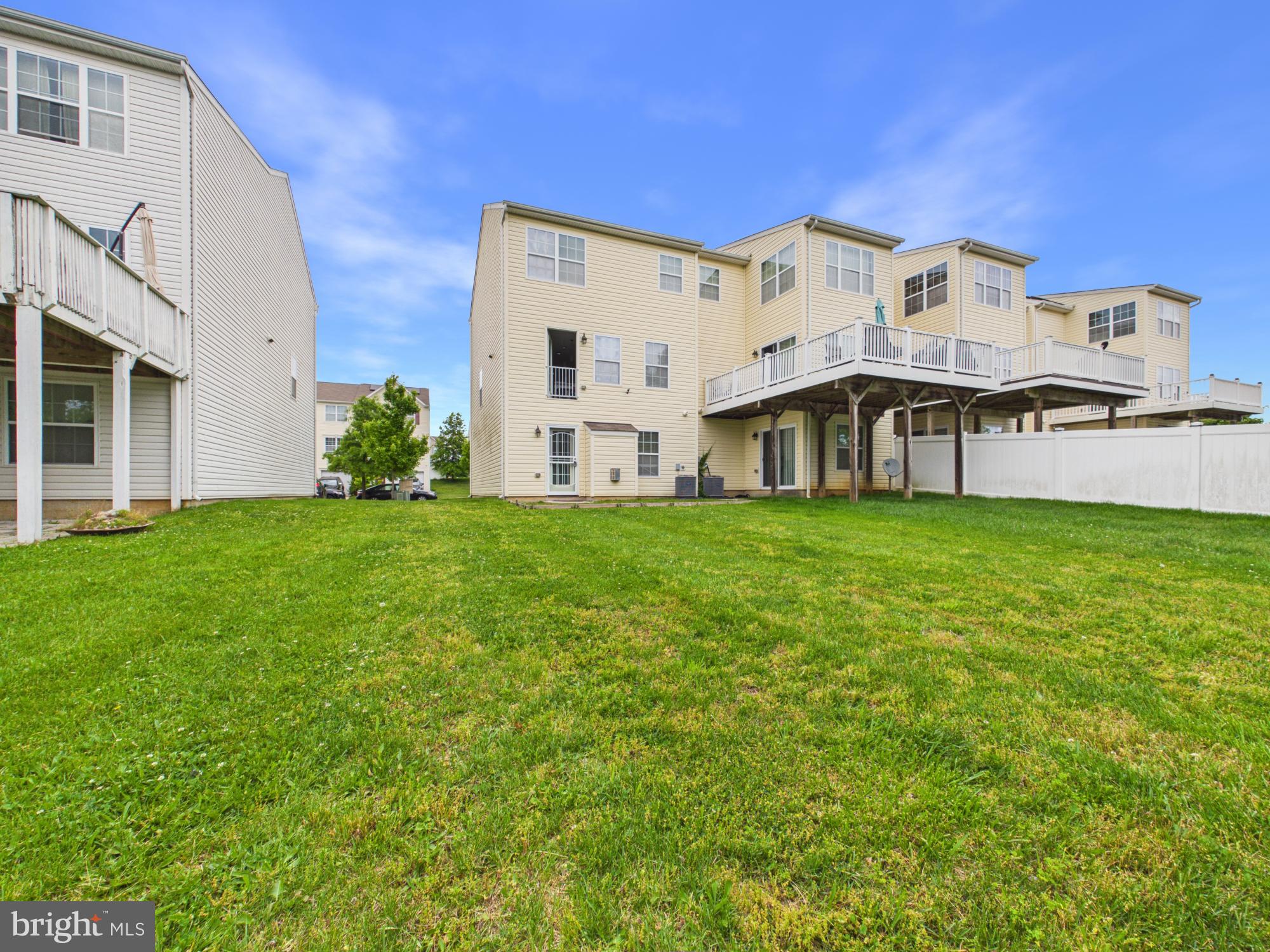CARRIAGE HILLS - Residential