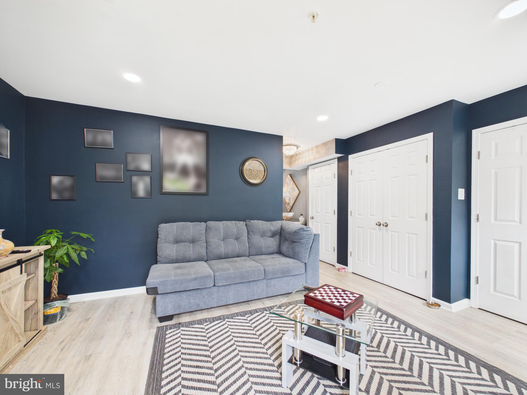 CARRIAGE HILLS - Residential