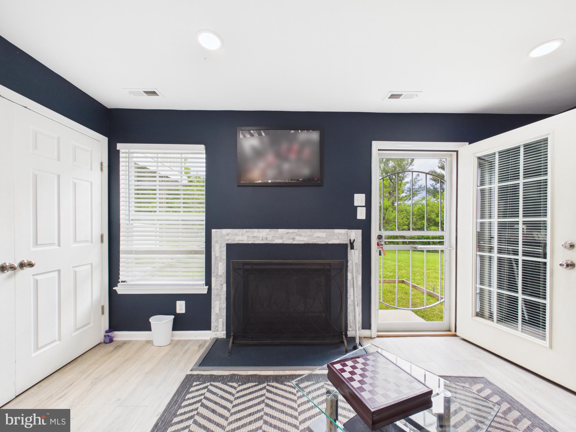CARRIAGE HILLS - Residential