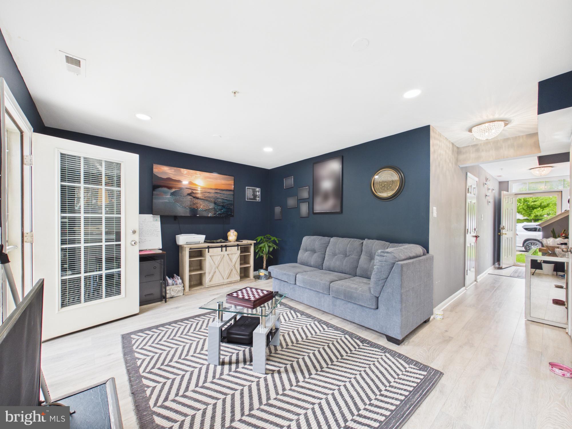 CARRIAGE HILLS - Residential