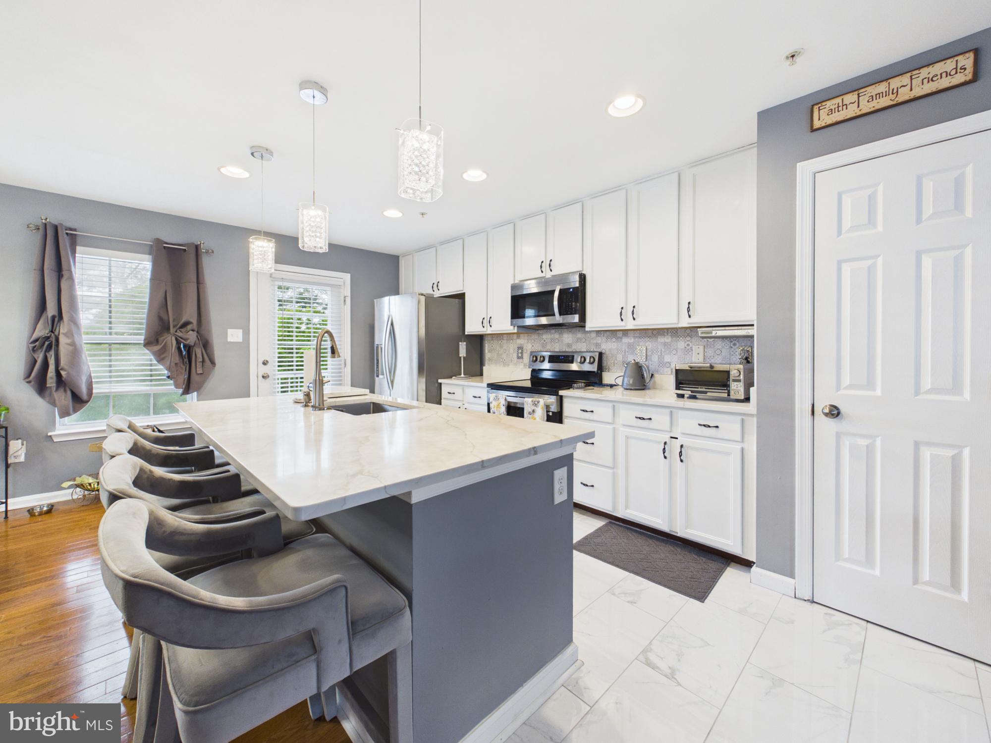 CARRIAGE HILLS - Residential