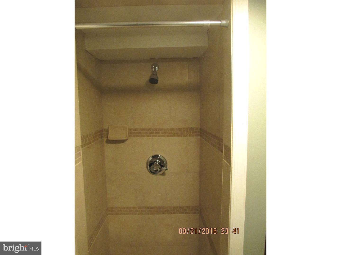 QUEEN VILLAGE - Residential Lease