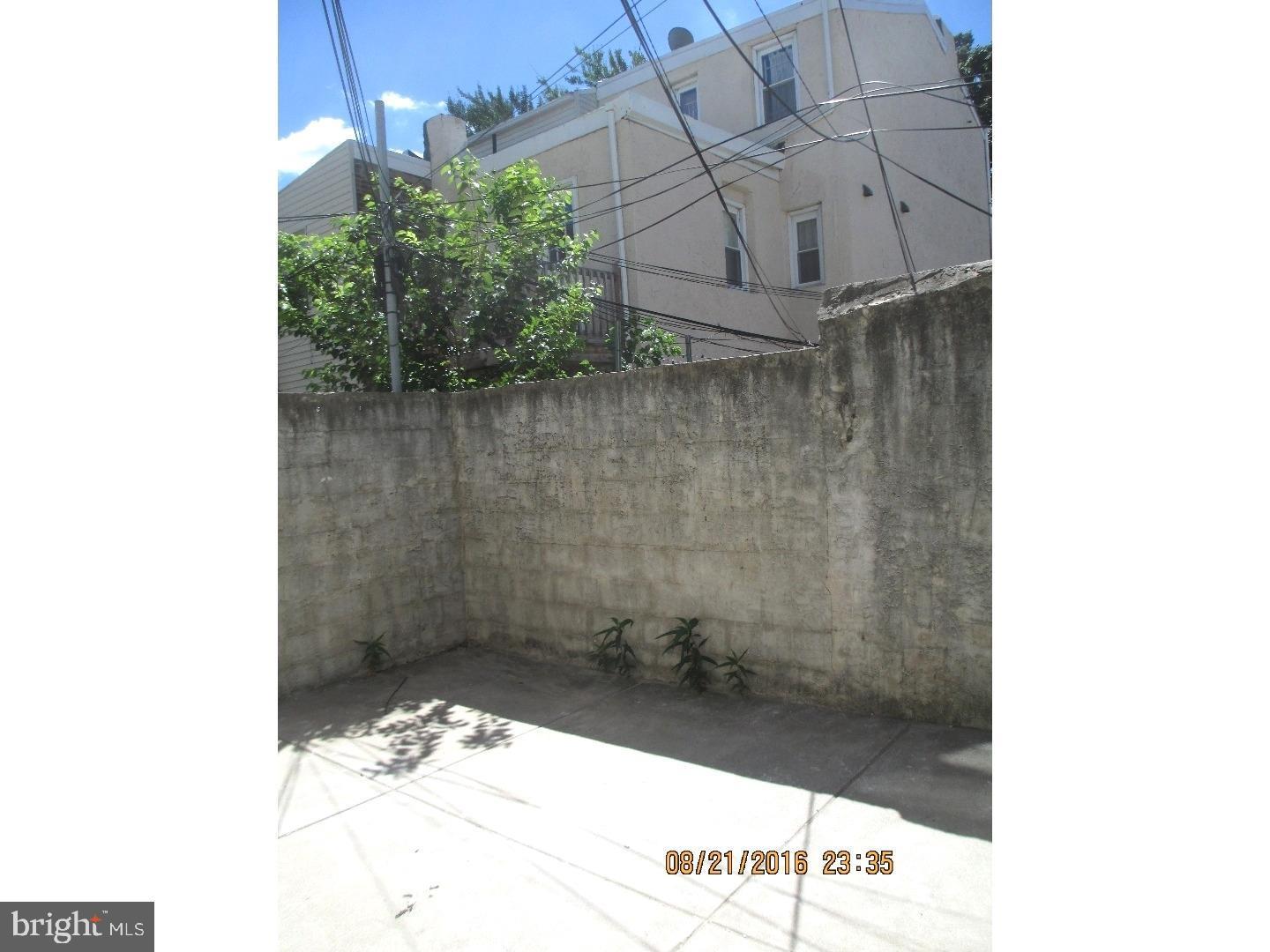 QUEEN VILLAGE - Residential Lease