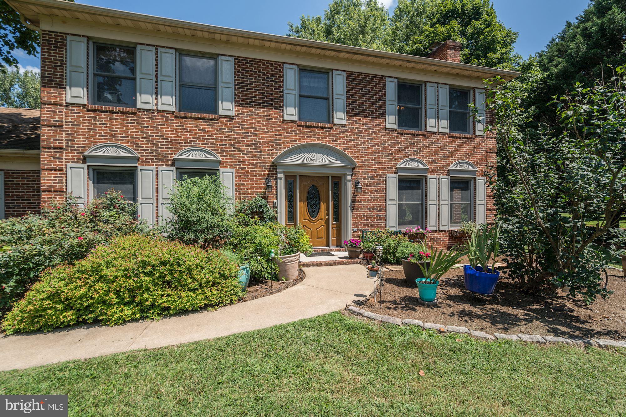 ENGLISH MEADOWS - Residential