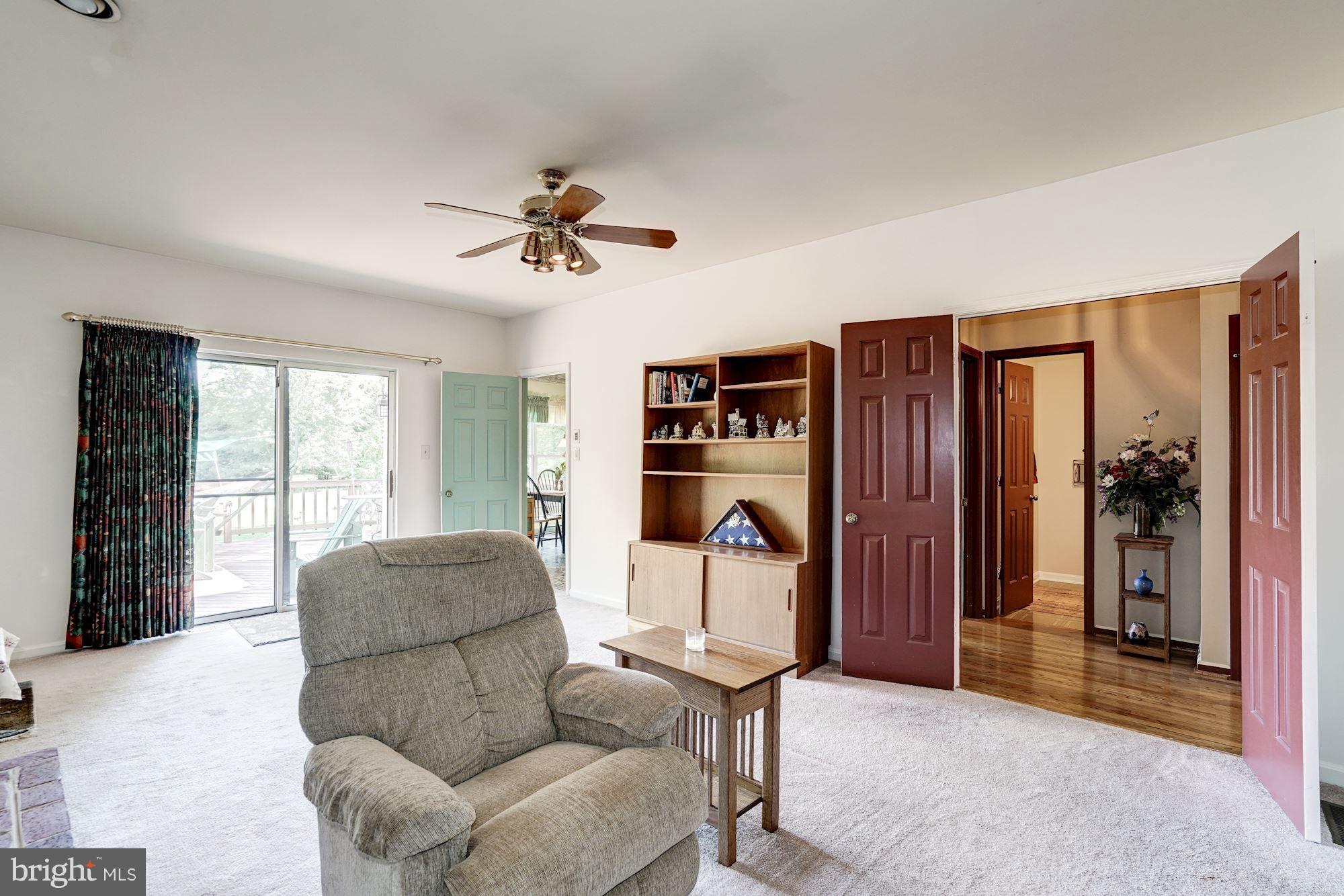 ENGLISH MEADOWS - Residential