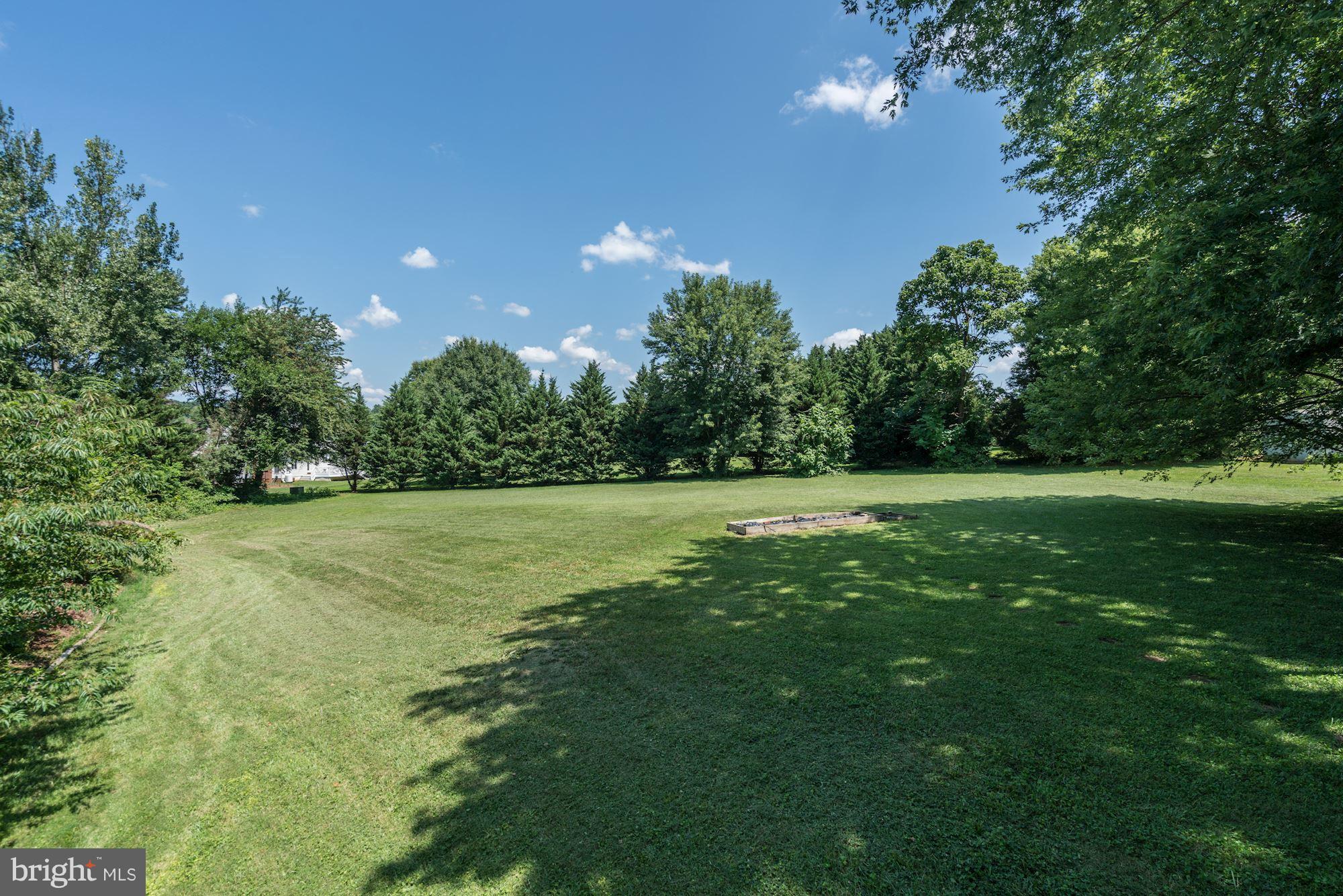 ENGLISH MEADOWS - Residential