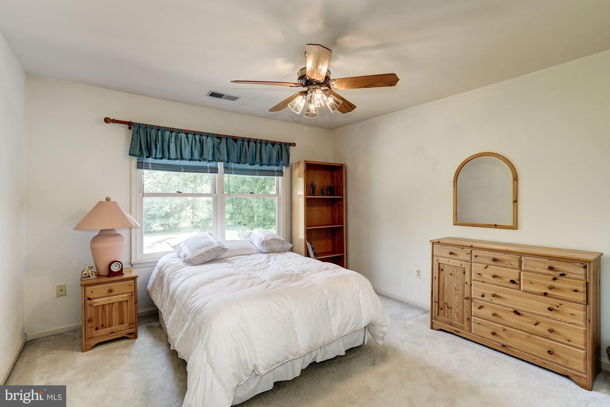 ENGLISH MEADOWS - Residential