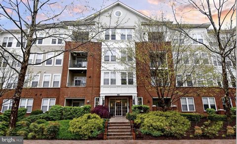 Photo of 501 King Farm Boulevard #207, ROCKVILLE, MD 20850 (MLS # MDMC2209548)
