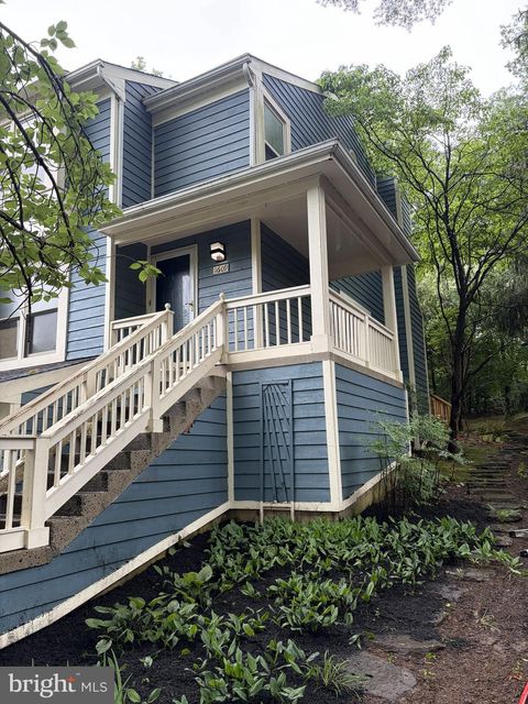Photo of 1609 Oak Spring Way, RESTON, VA 20190 (MLS # VAFX2315262)