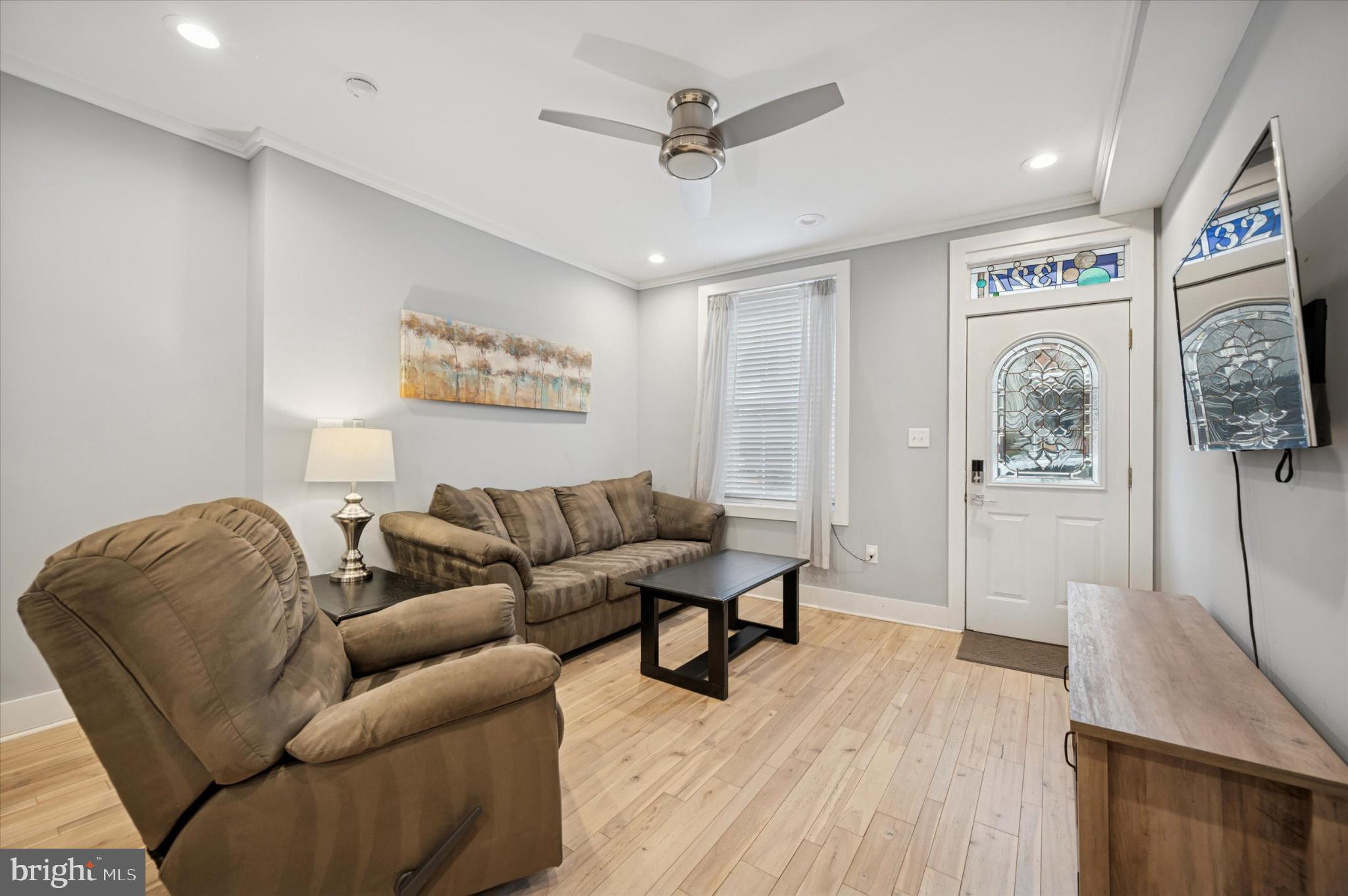 327 LEVERINGTON AVENUE