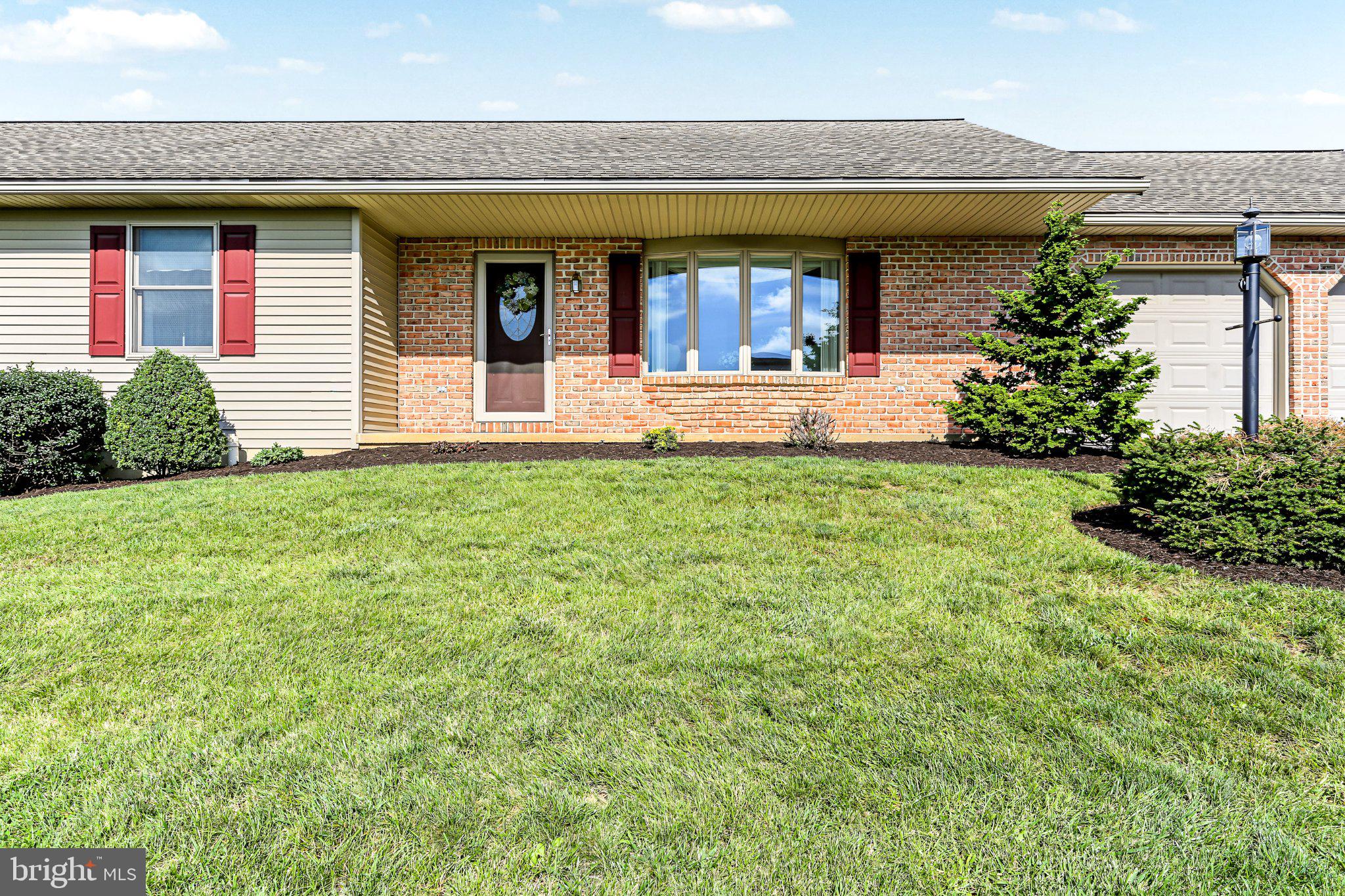 1089 HORSESHOE CIRCLE