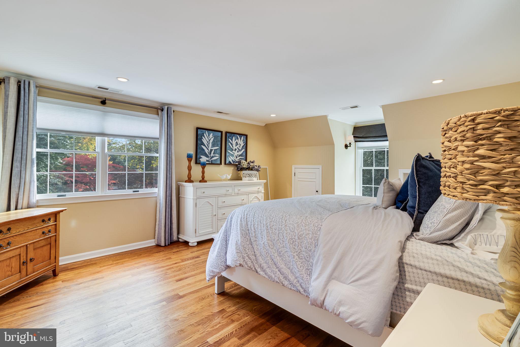 HOLLYWOOD - Residential