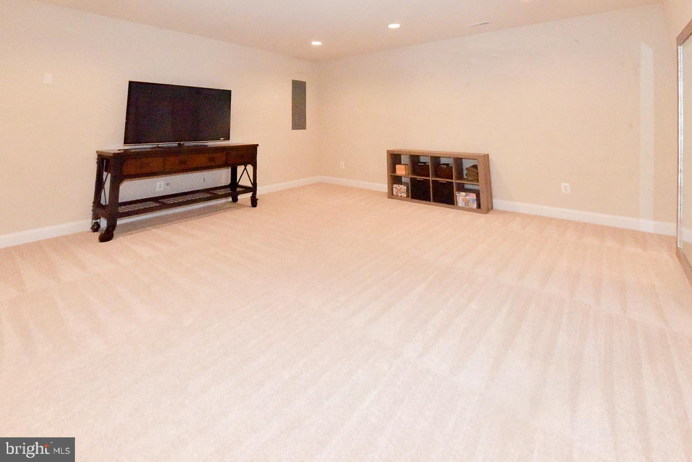 BROAD CREEK - Residential