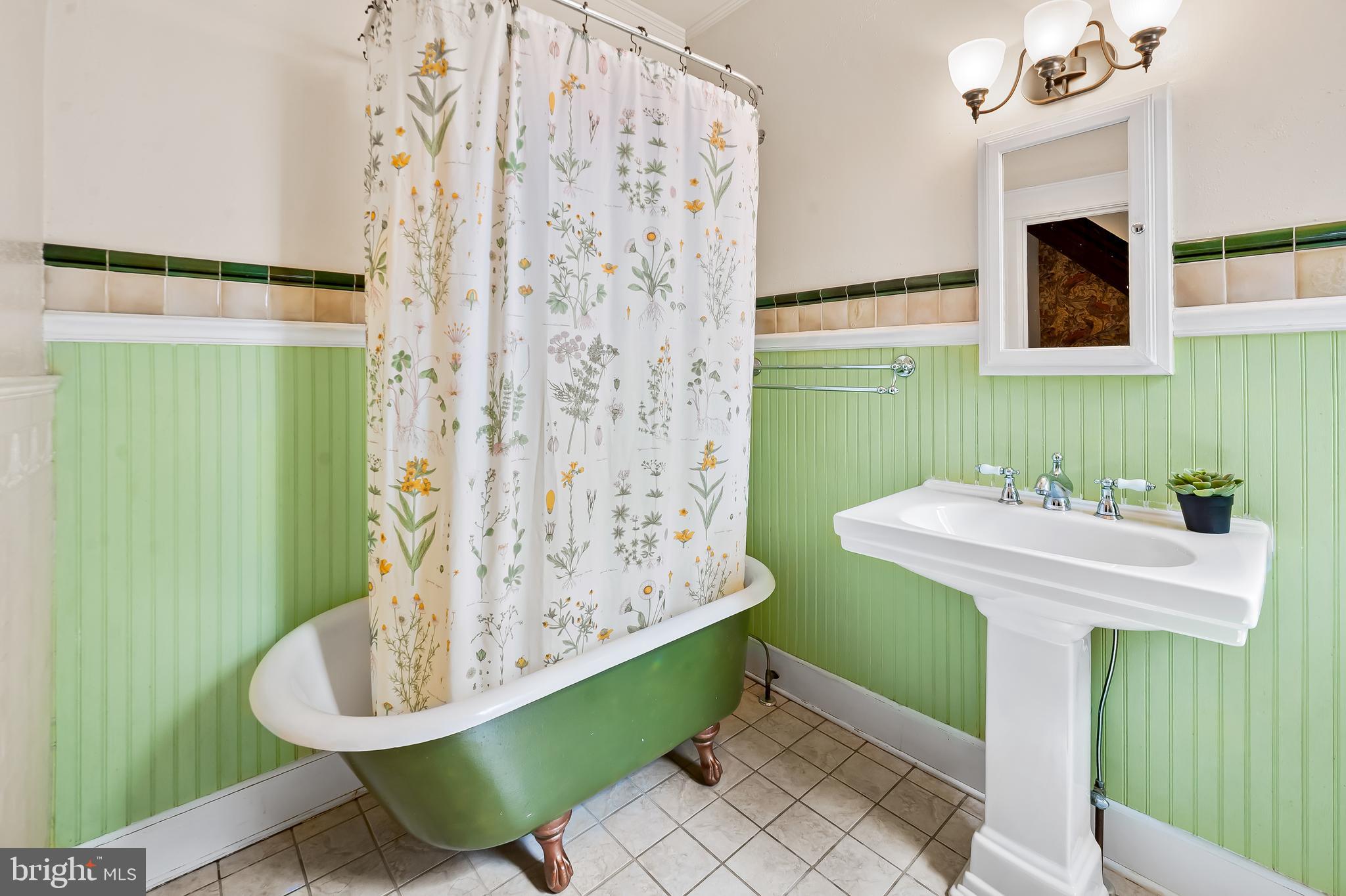 CHARLES VILLAGE - Residential