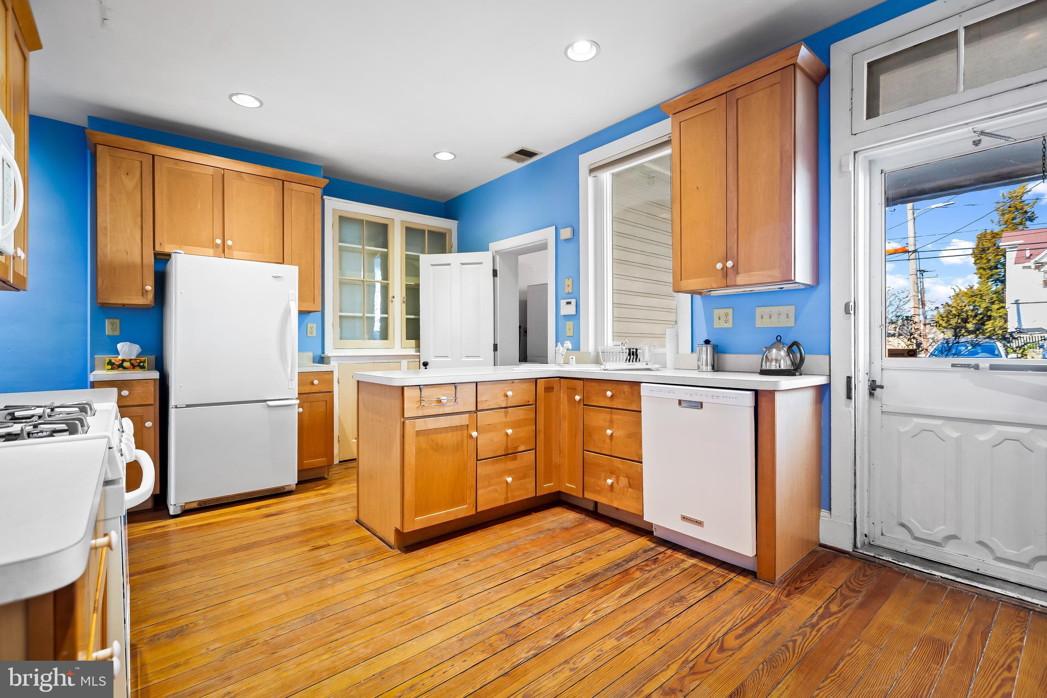 HAMPDEN HISTORIC DISTRICT - Residential