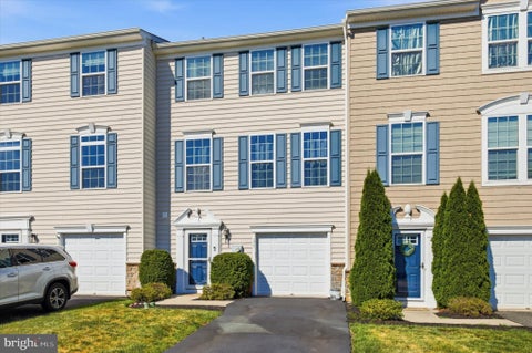 Townhouse For Sale - 175 Tulip Lane<br/> GILBERTSVILLE, PA 19525