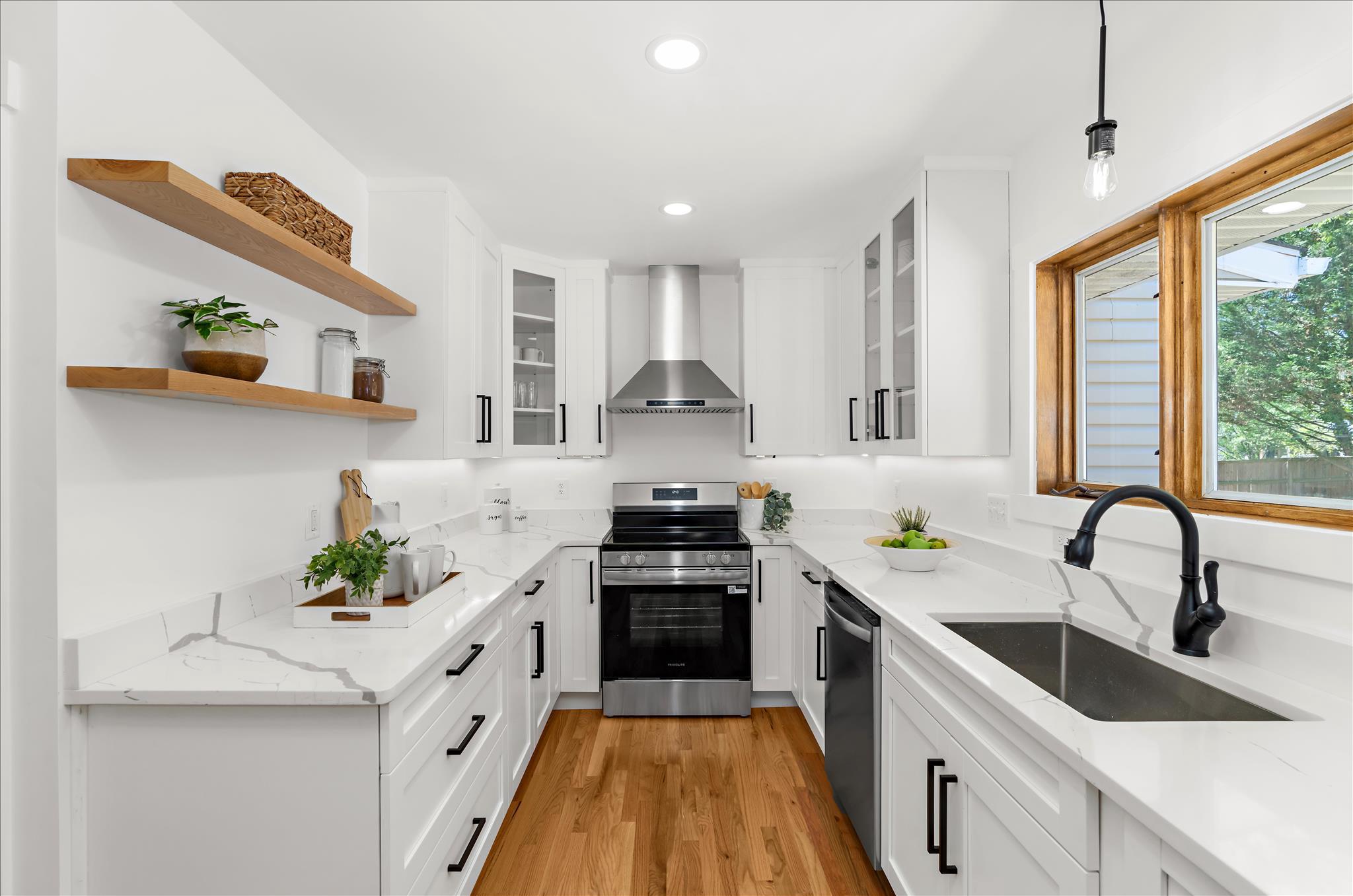 POPLAR MANOR - Residential