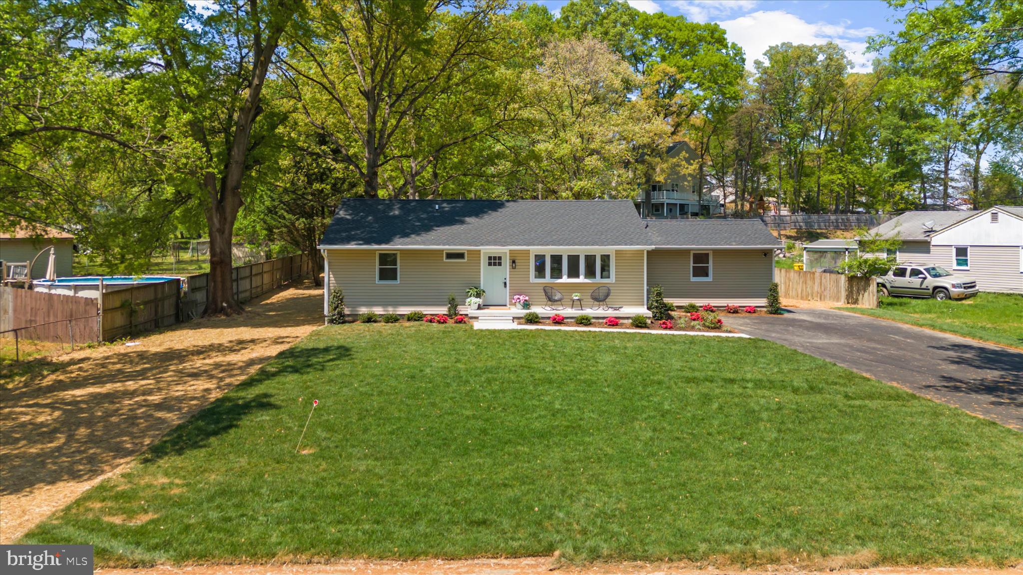 POPLAR MANOR - Residential