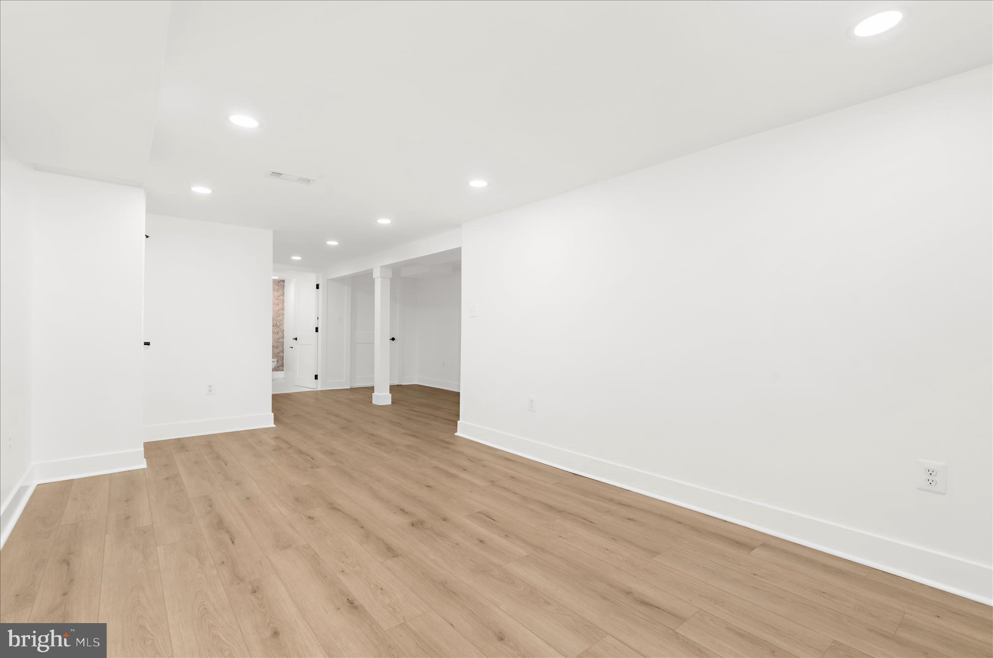 POPLAR MANOR - Residential