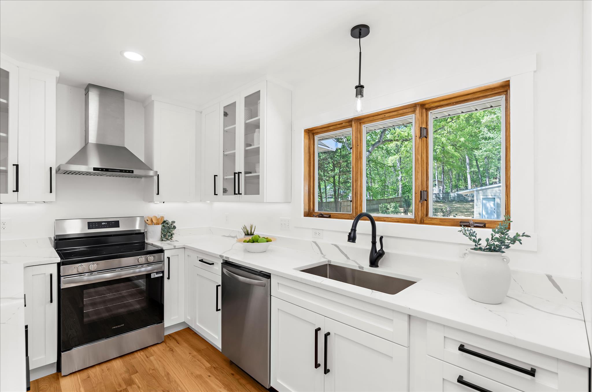 POPLAR MANOR - Residential