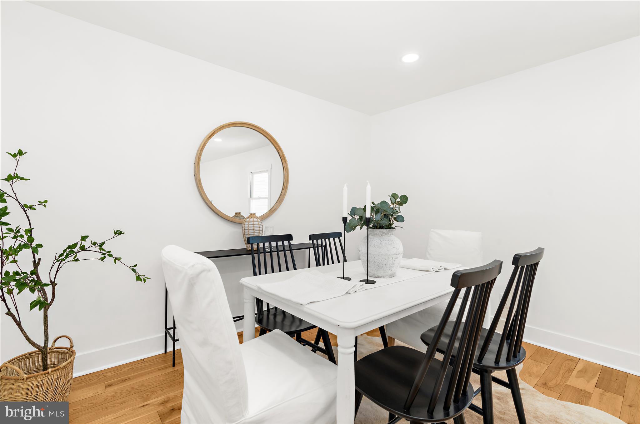 POPLAR MANOR - Residential