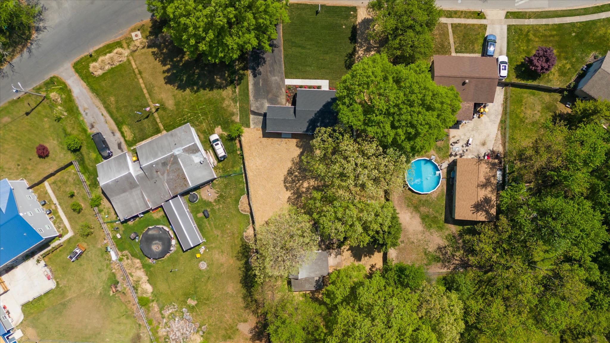 POPLAR MANOR - Residential