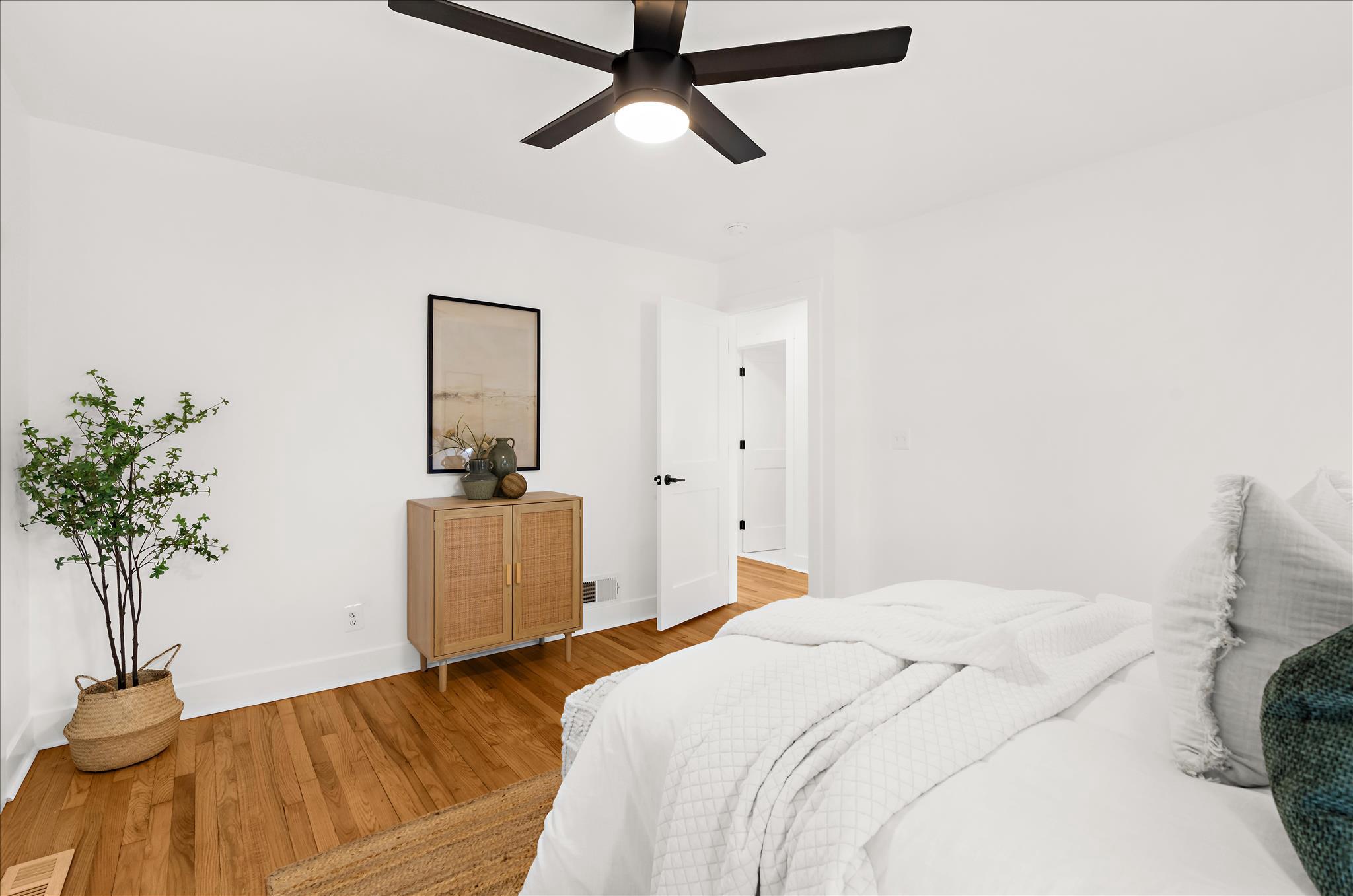 POPLAR MANOR - Residential