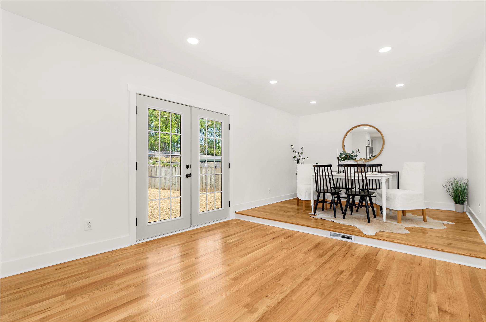 POPLAR MANOR - Residential