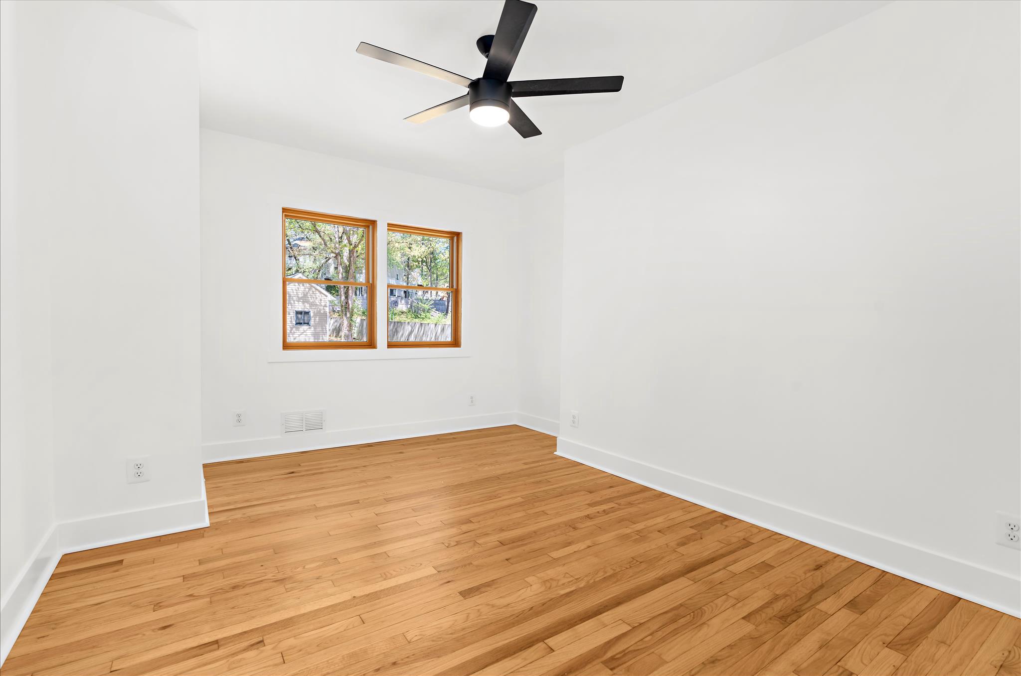 POPLAR MANOR - Residential