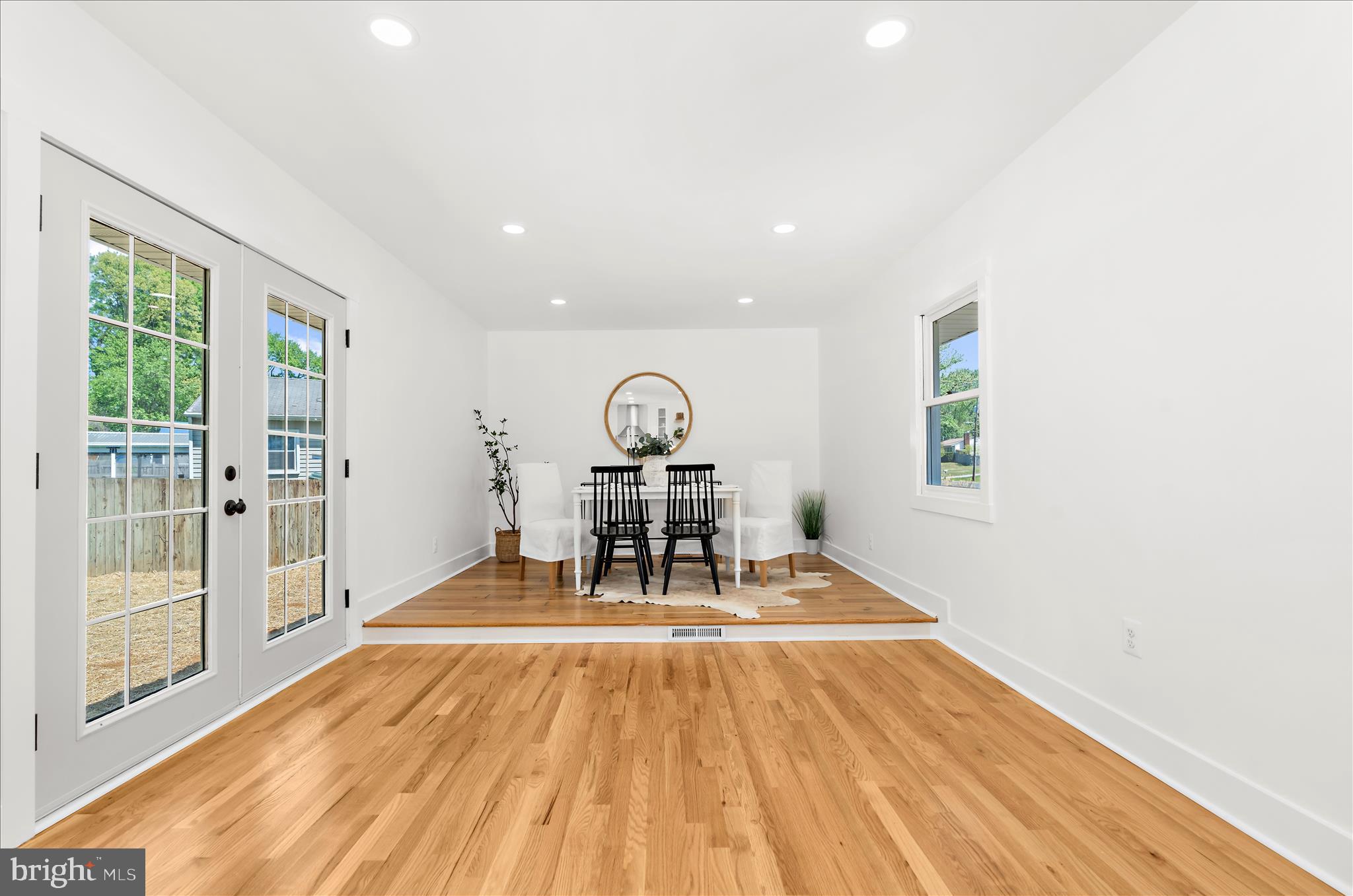 POPLAR MANOR - Residential