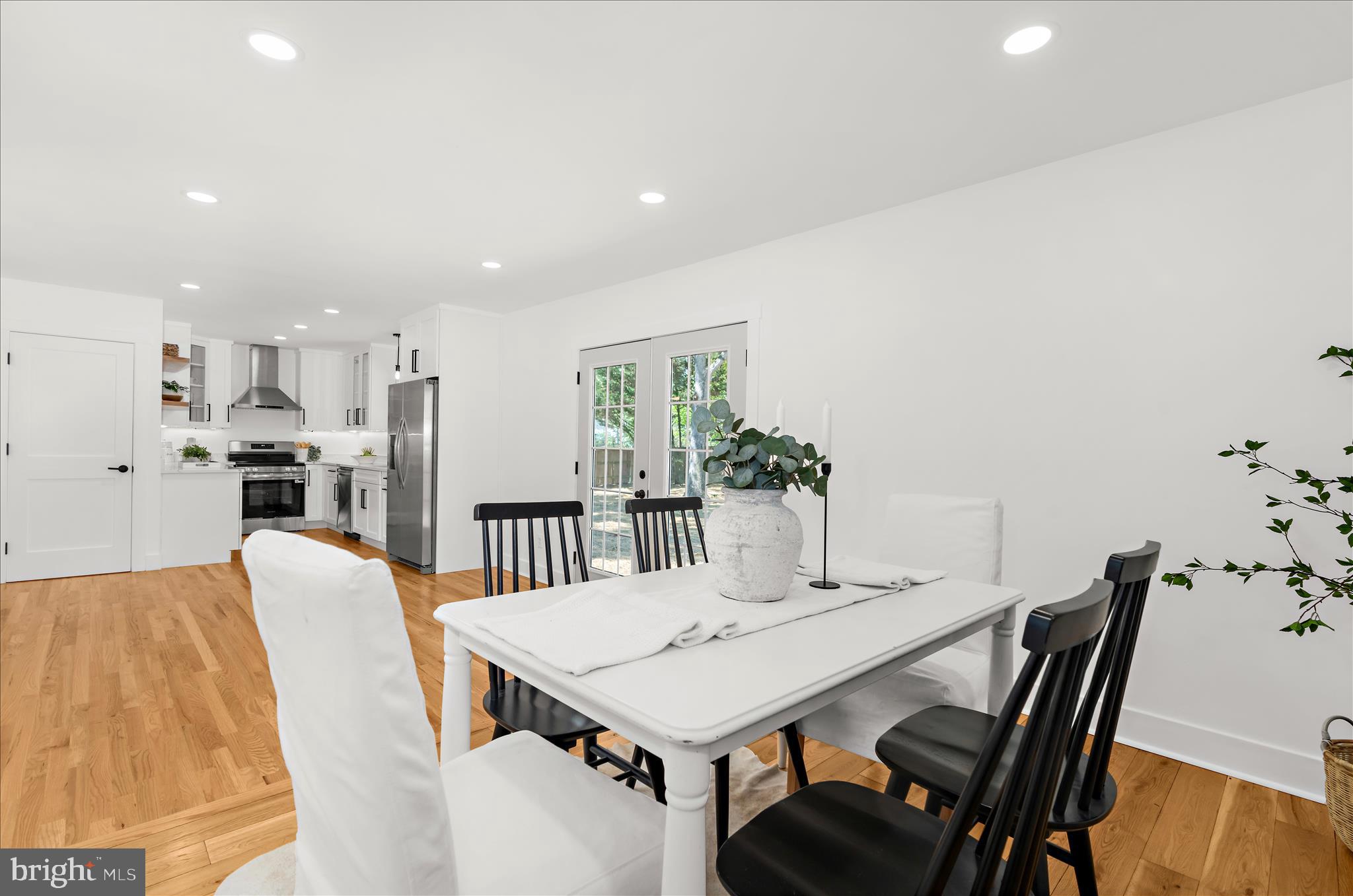 POPLAR MANOR - Residential