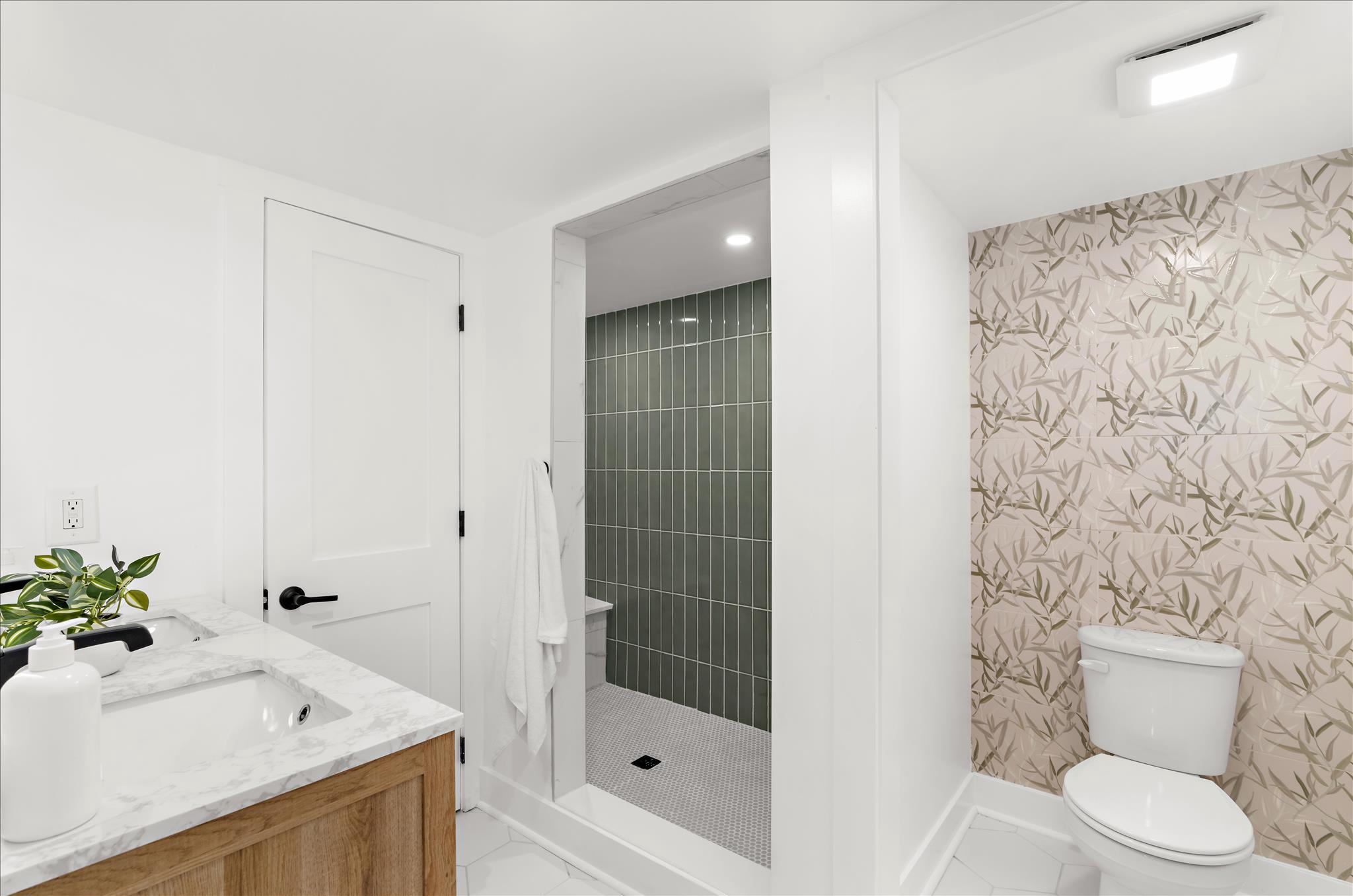 POPLAR MANOR - Residential