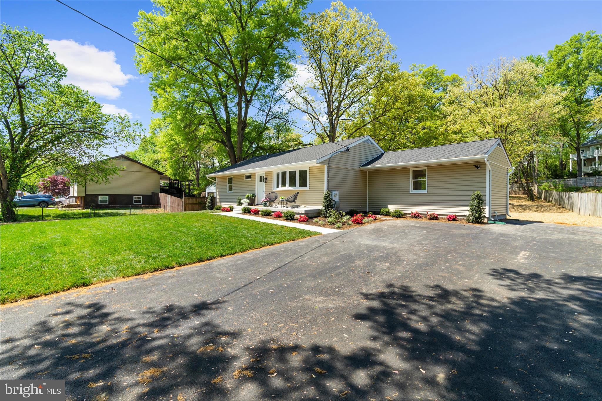 POPLAR MANOR - Residential