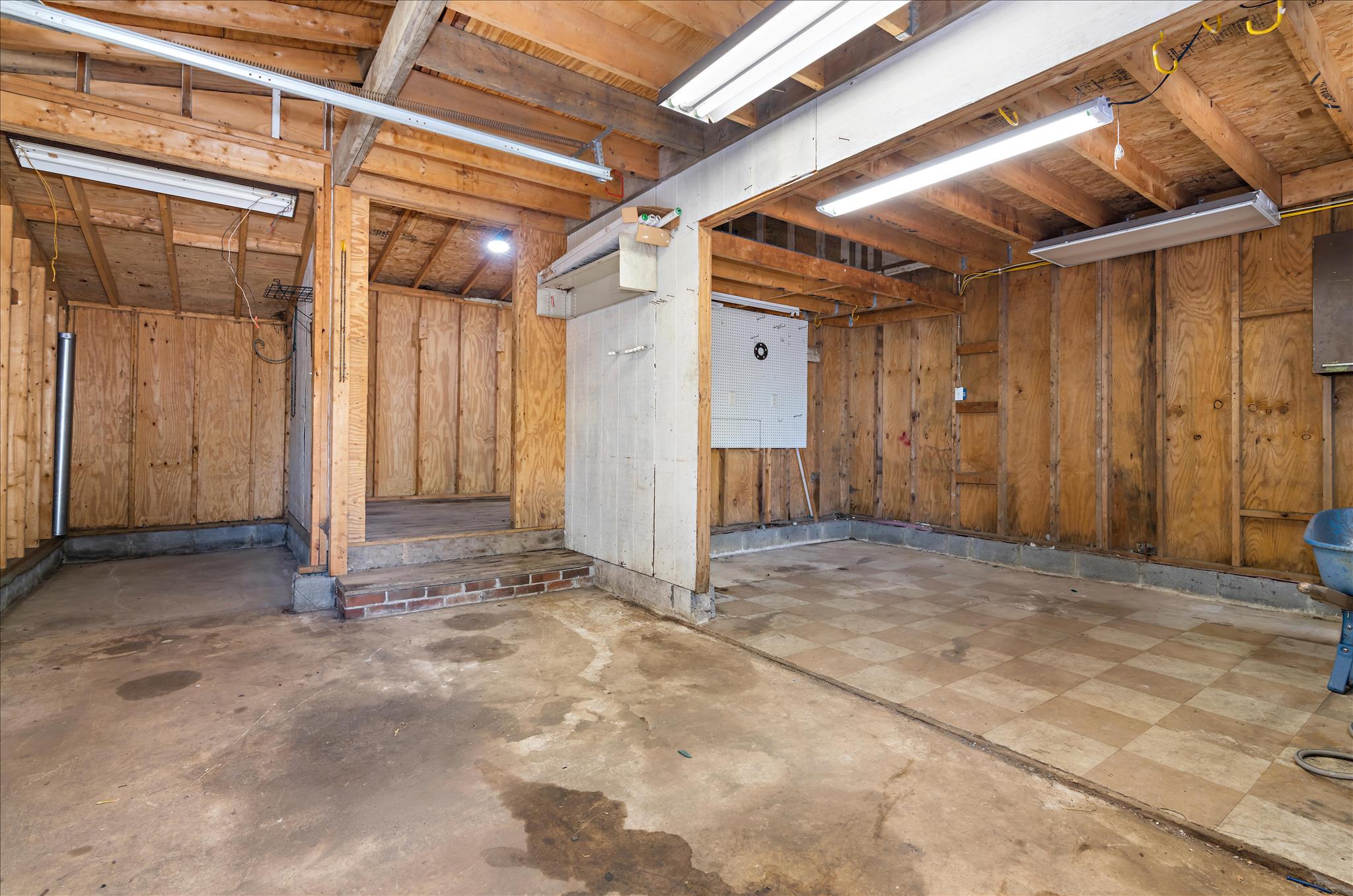 POPLAR MANOR - Residential