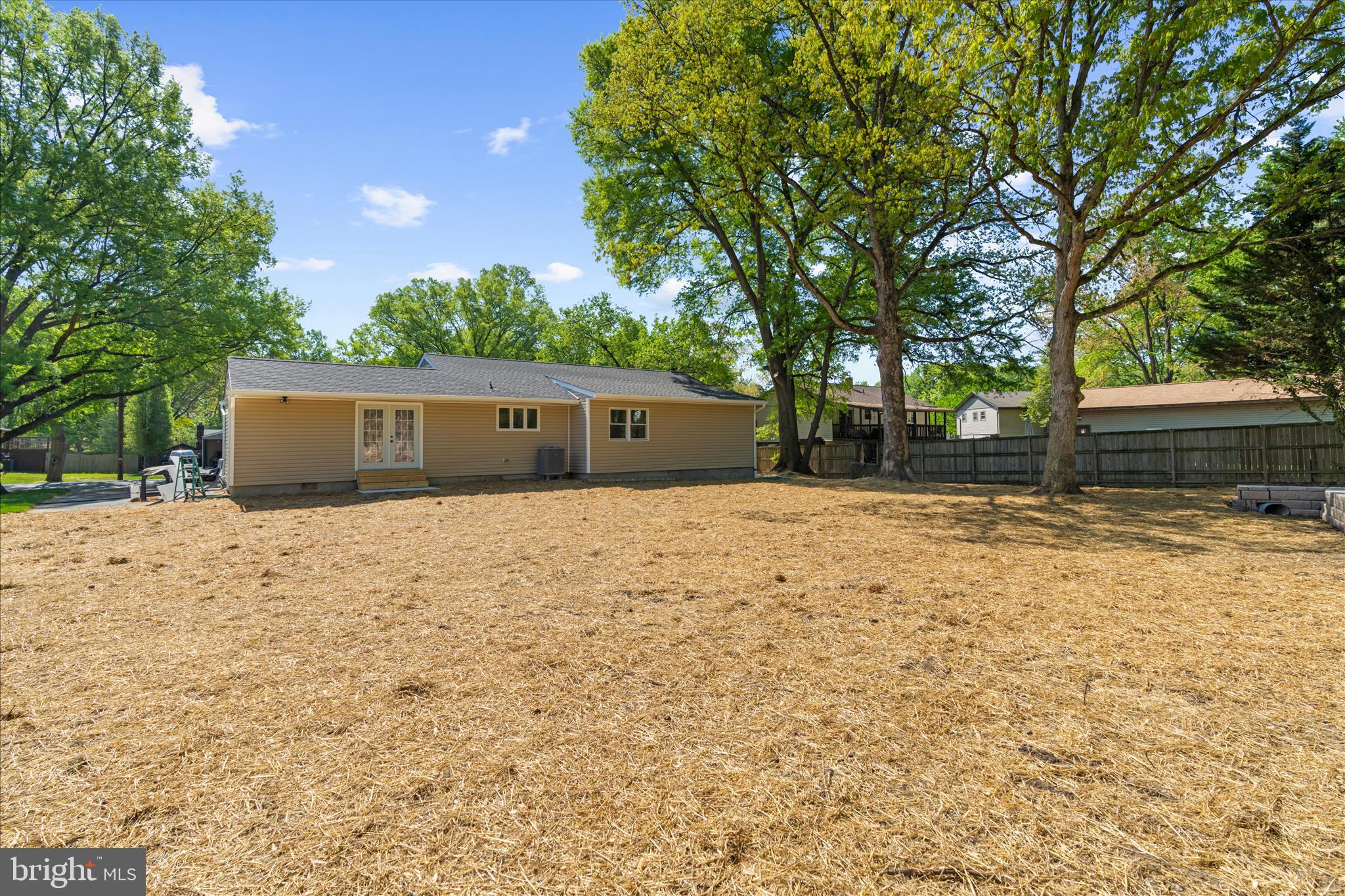 POPLAR MANOR - Residential