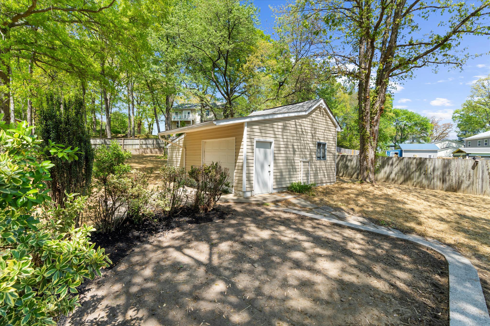 POPLAR MANOR - Residential