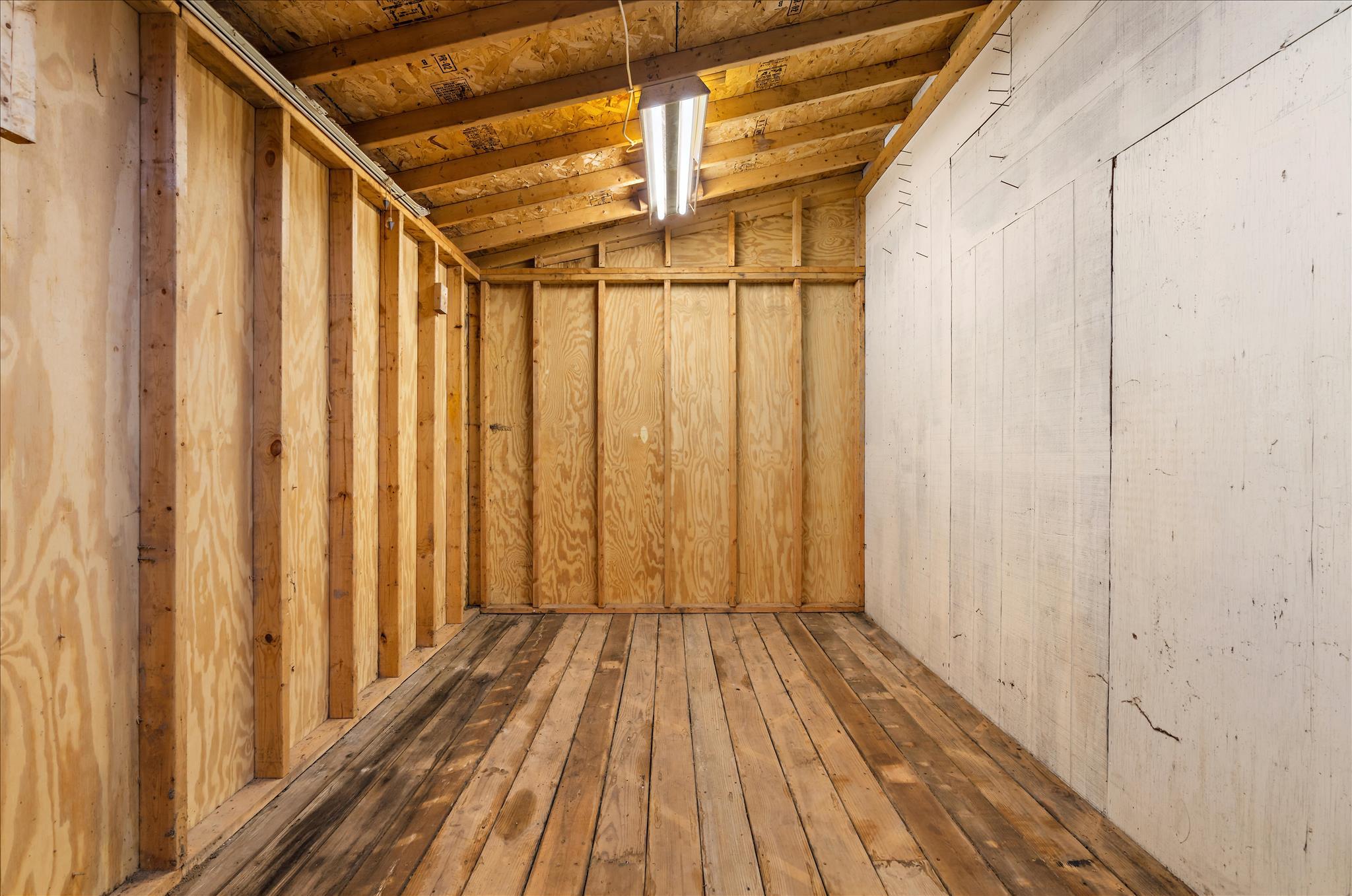 POPLAR MANOR - Residential