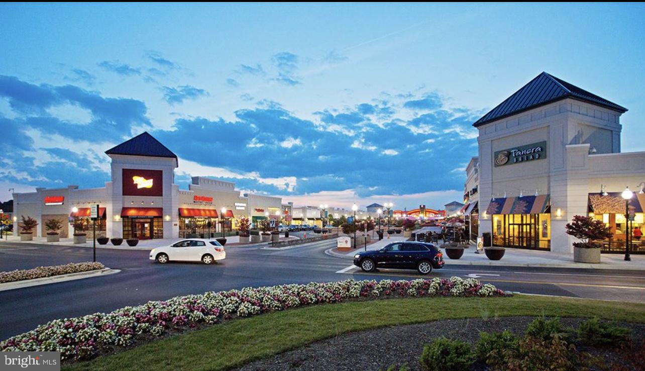 POPLAR MANOR - Residential