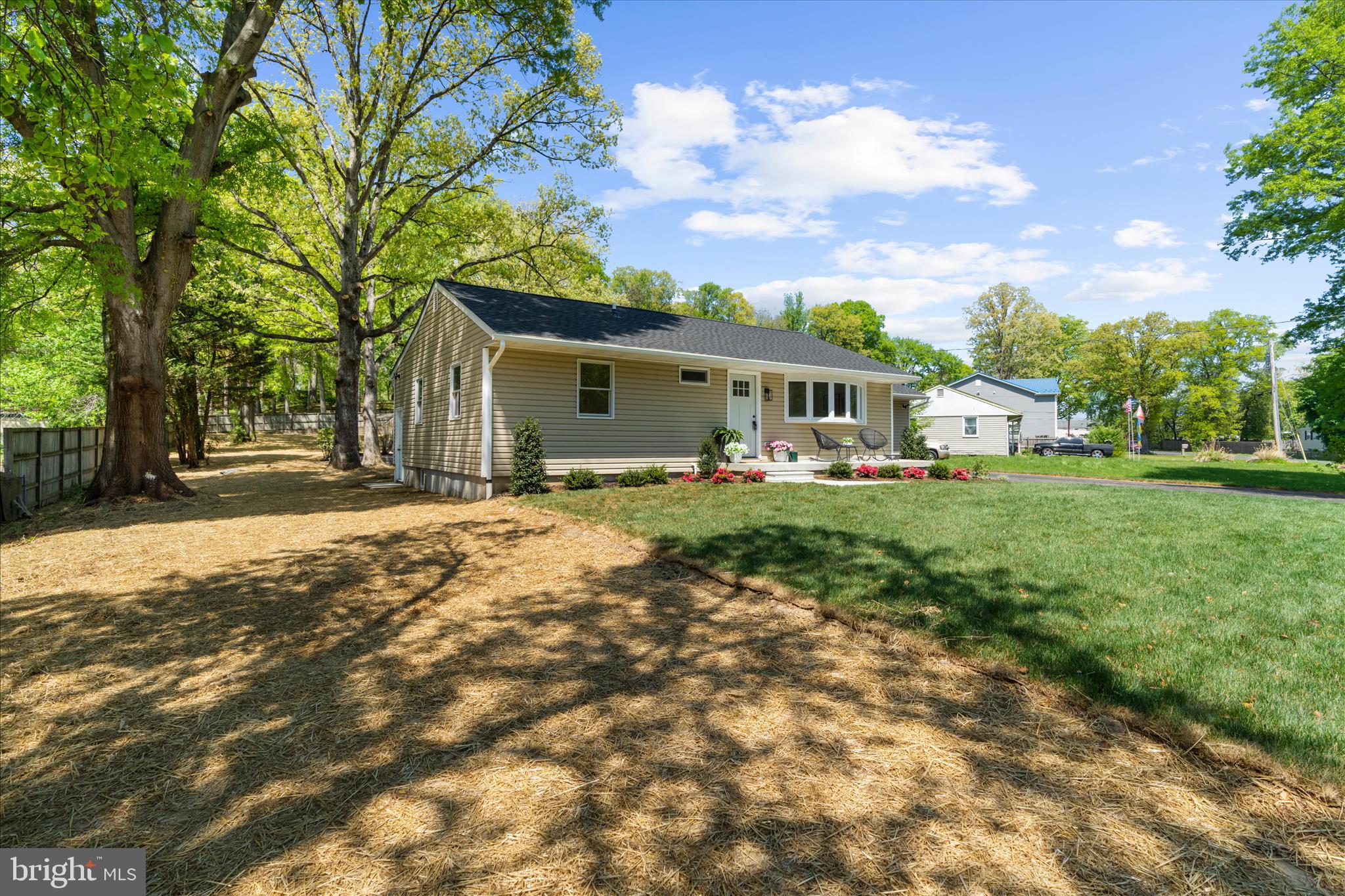 POPLAR MANOR - Residential