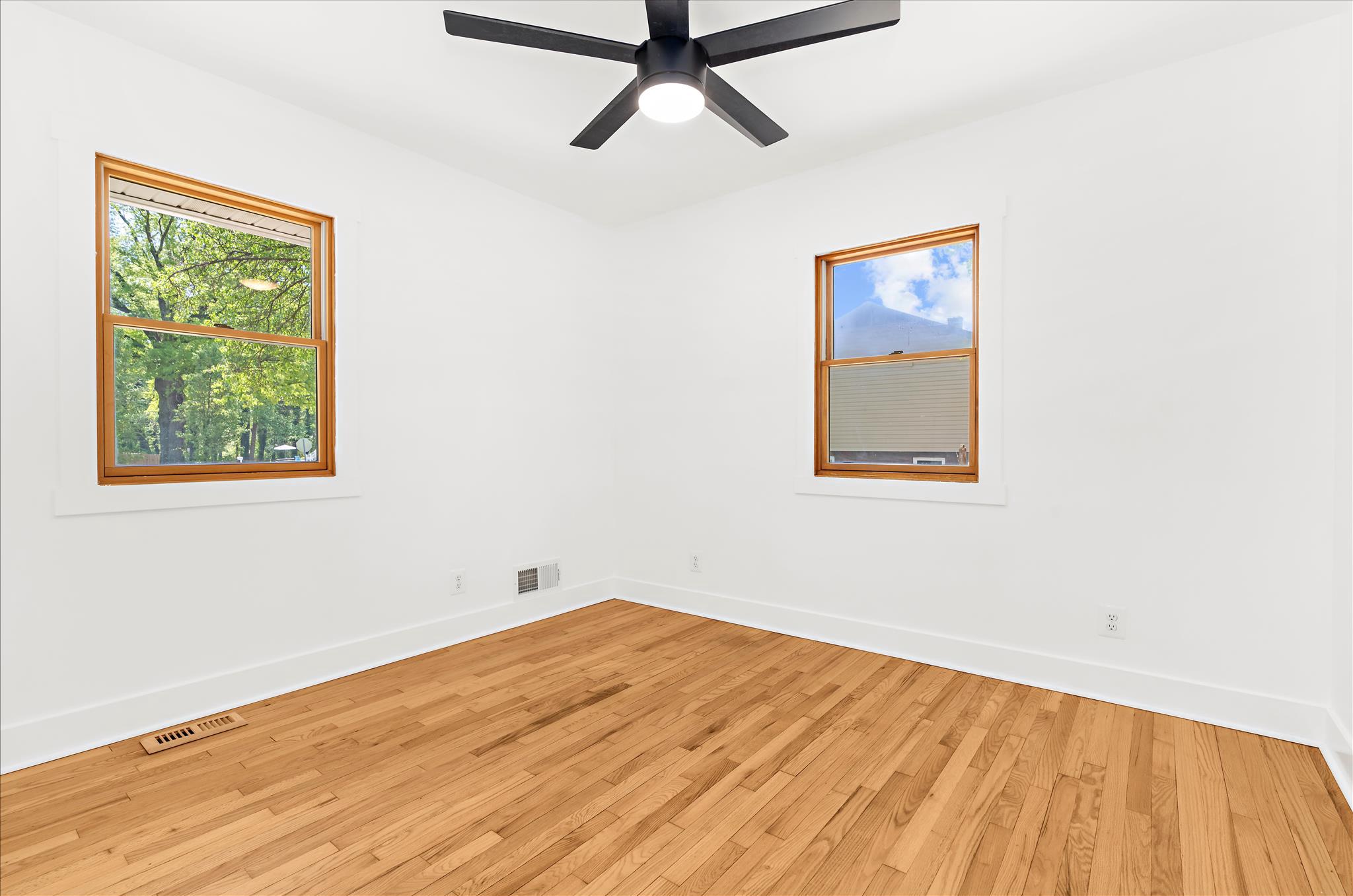 POPLAR MANOR - Residential