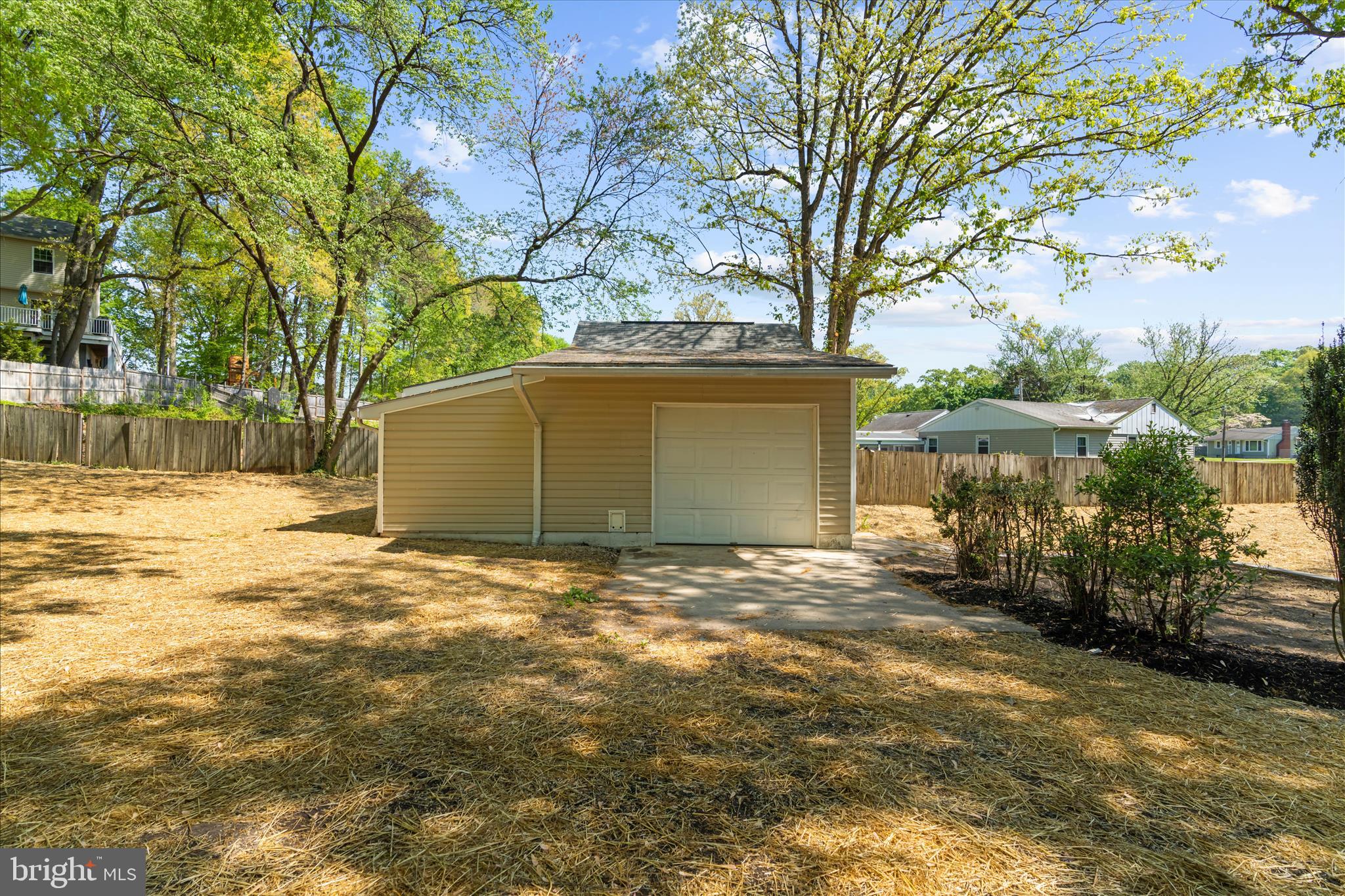 POPLAR MANOR - Residential