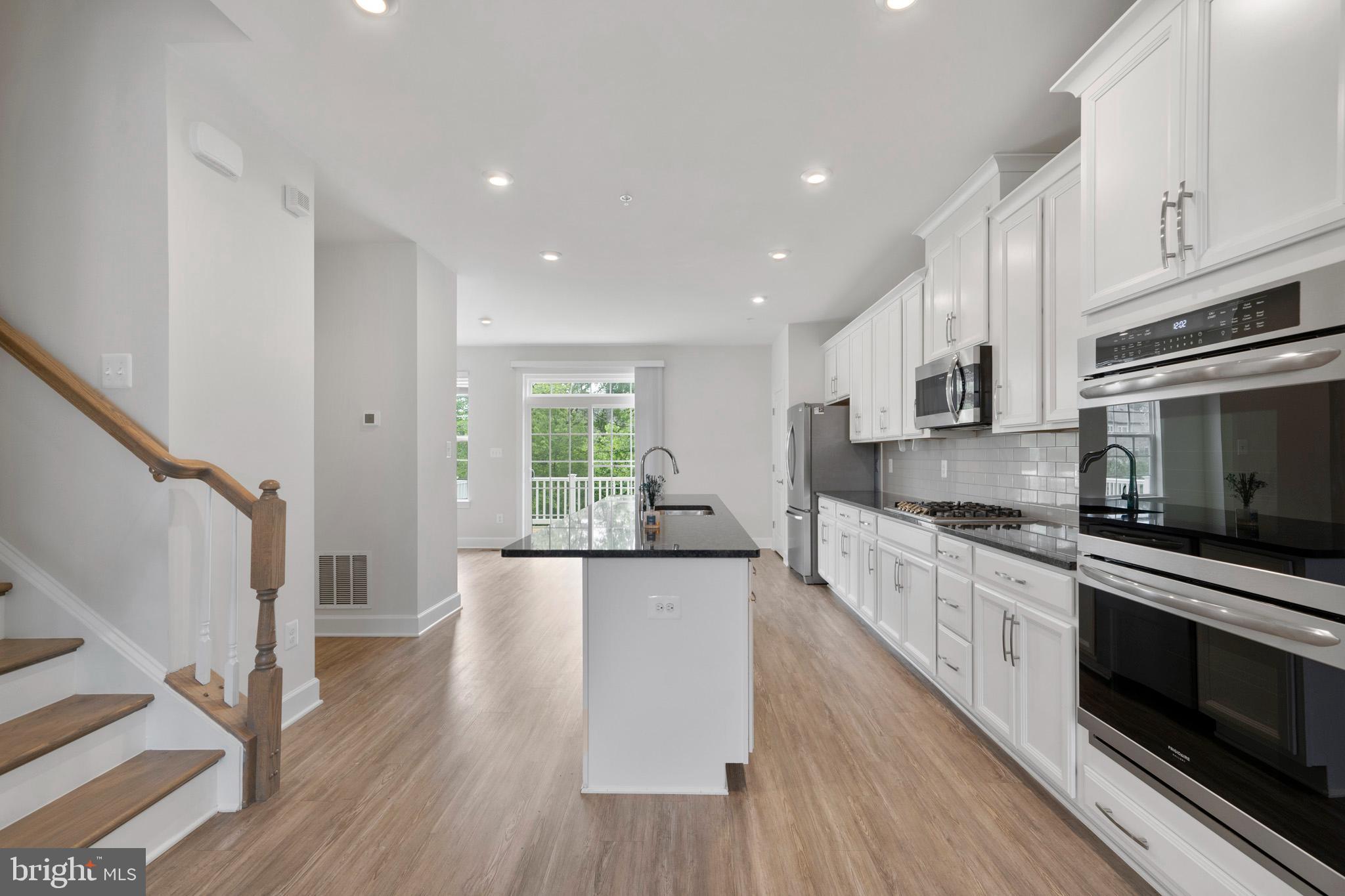 HAMILTON PARK - Residential