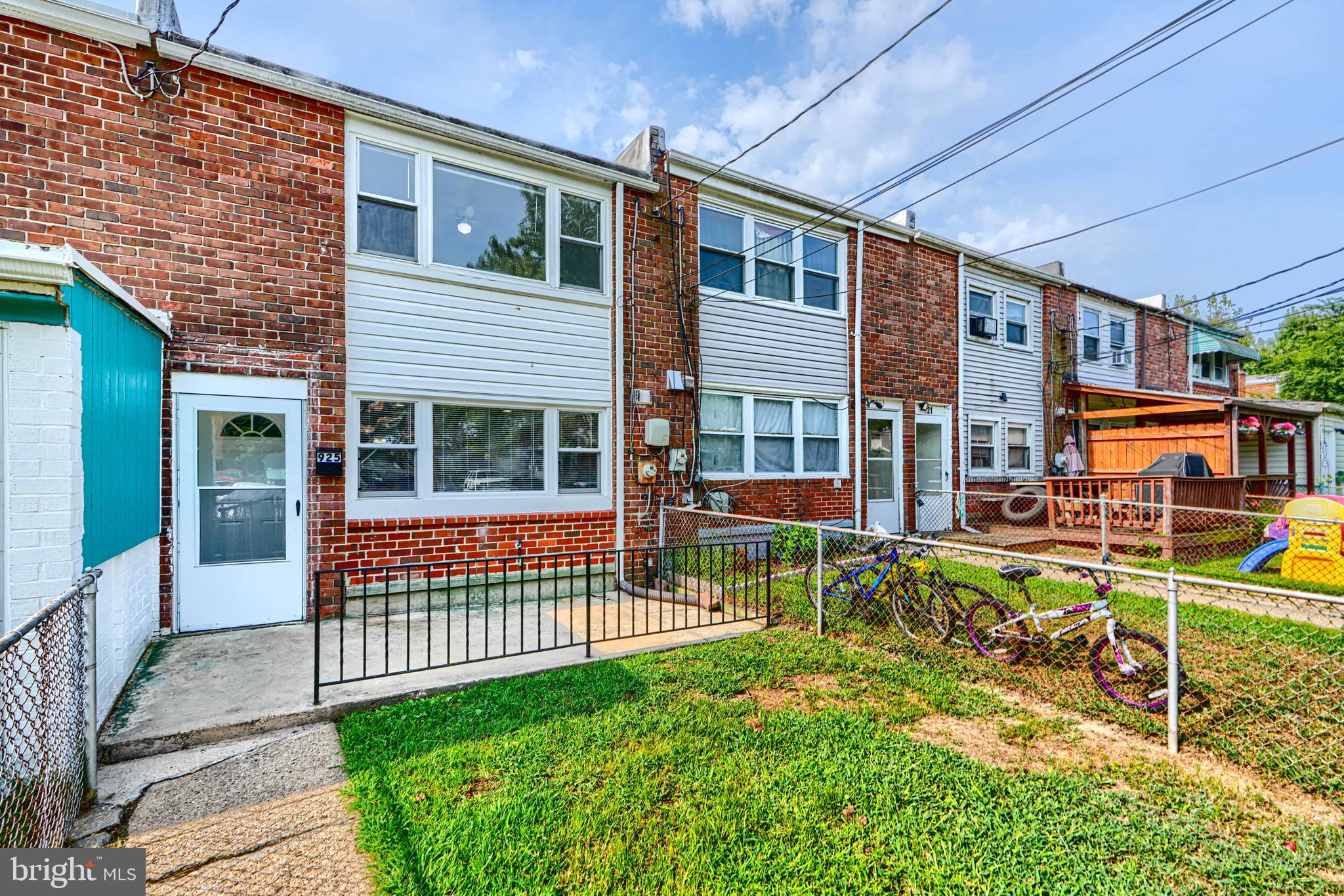 925 CATAWBA COURT