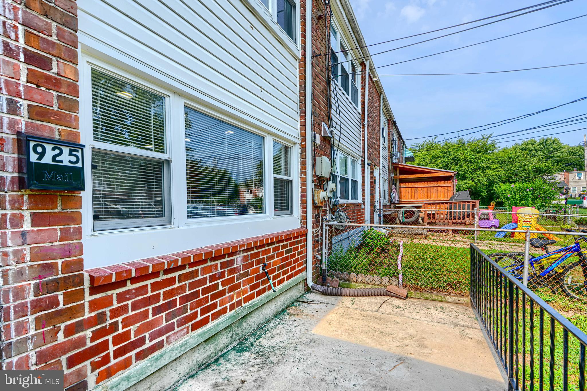 925 CATAWBA COURT