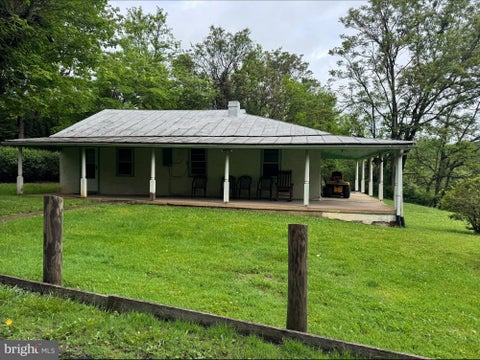 Homes For Sale - 307 Jennings Lane<br/> Warren County, BENTONVILLE, VA 22610